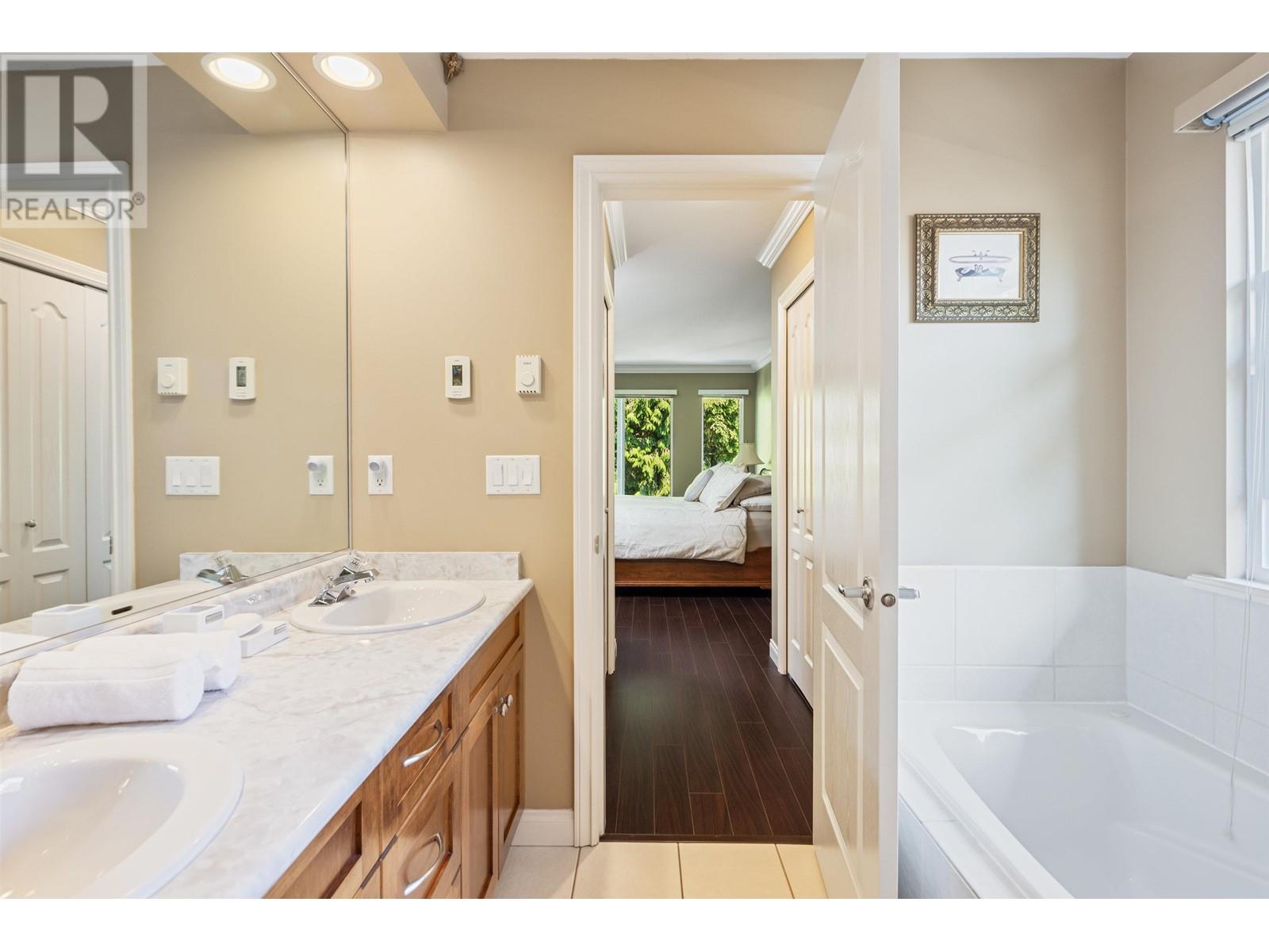 2205 Parkway Boulevard, Coquitlam, British Columbia  V3E 3P8 - Photo 29 - R2943153