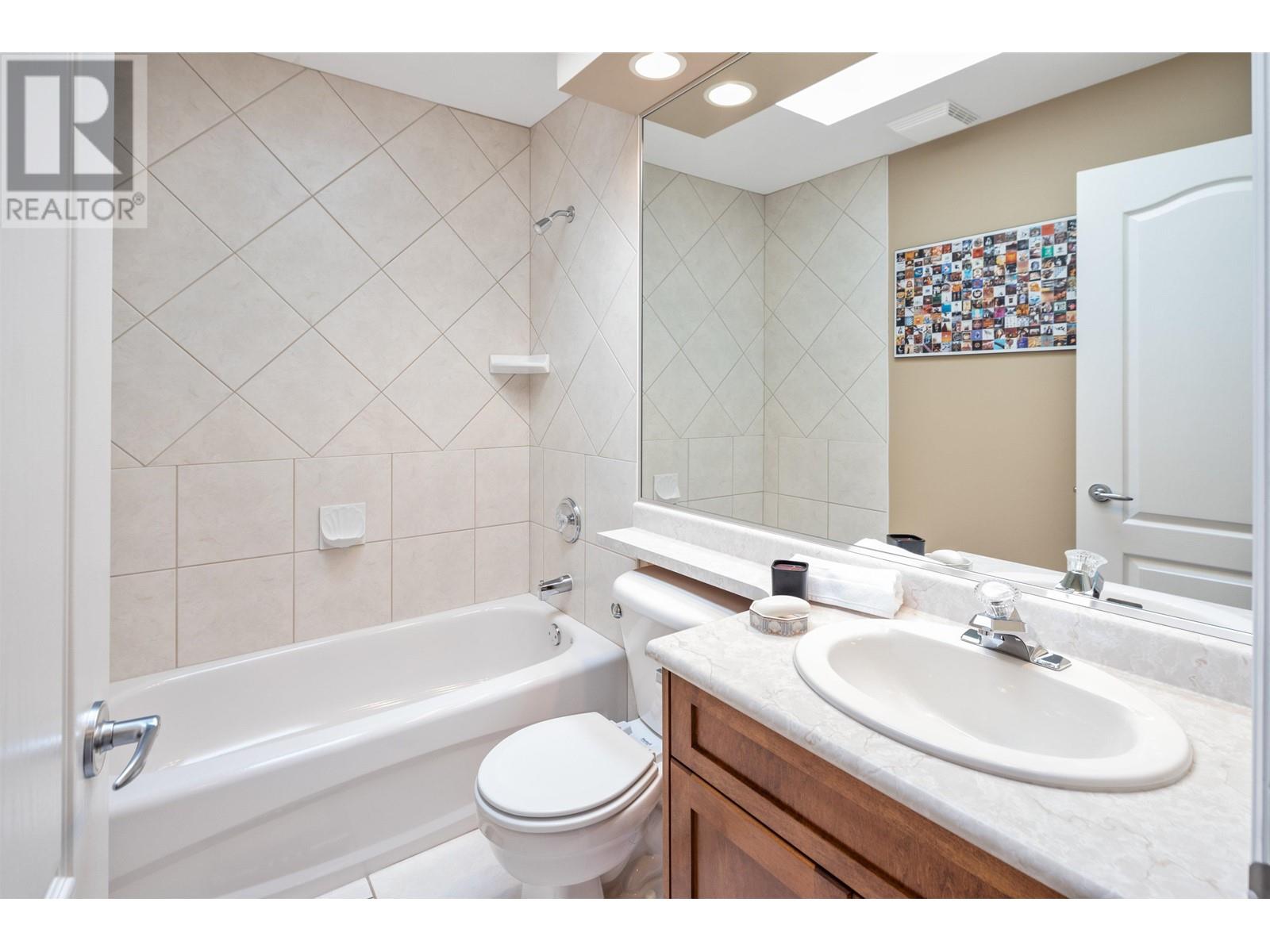 2205 Parkway Boulevard, Coquitlam, British Columbia  V3E 3P8 - Photo 39 - R2943153