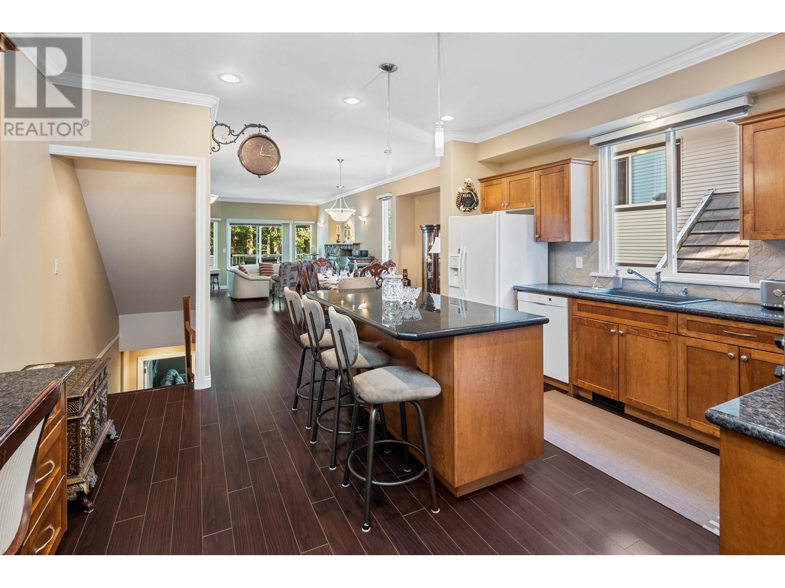 2205 Parkway Boulevard, Coquitlam, British Columbia  V3E 3P8 - Photo 6 - R2943153