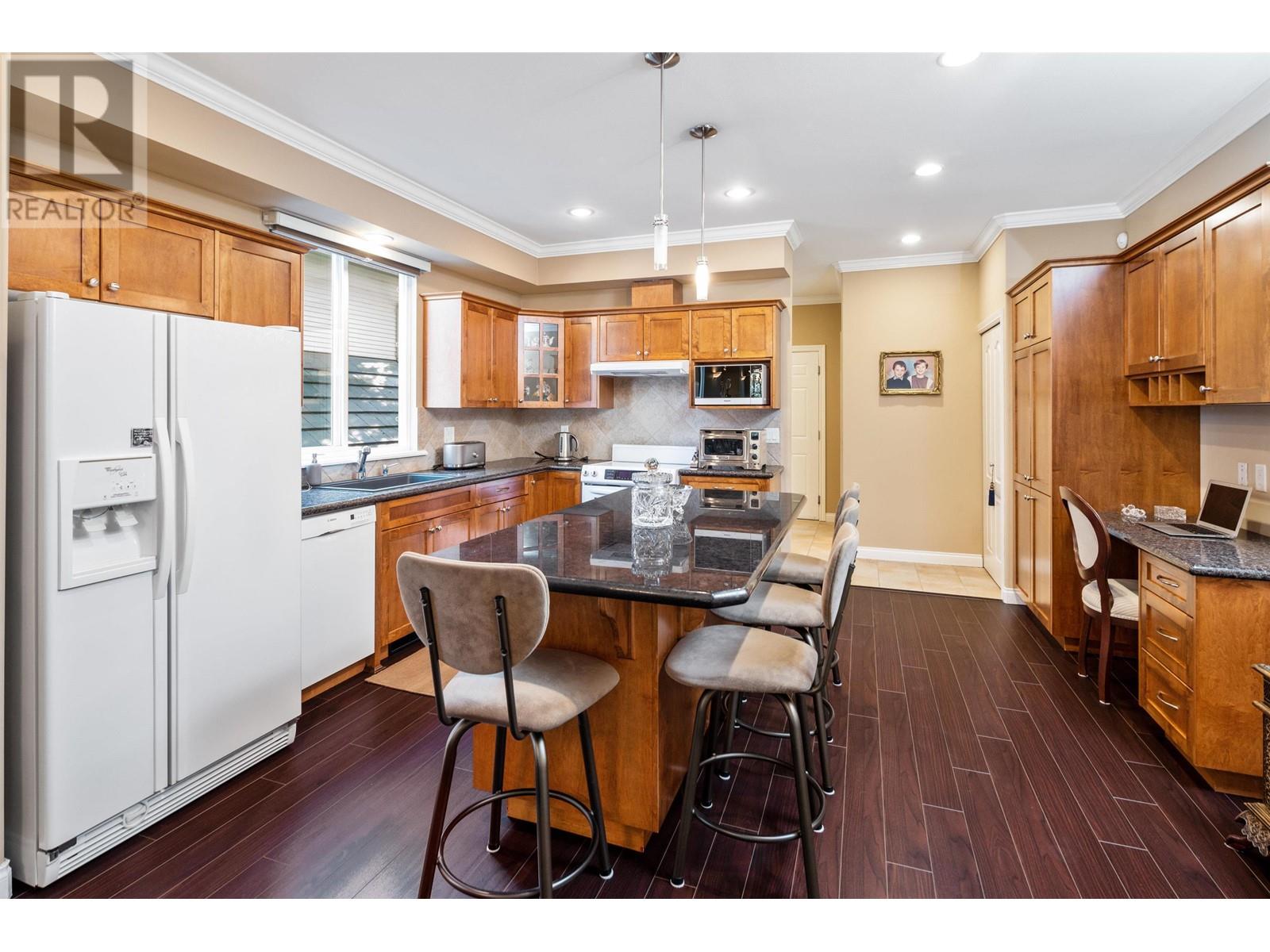 2205 Parkway Boulevard, Coquitlam, British Columbia  V3E 3P8 - Photo 8 - R2943153