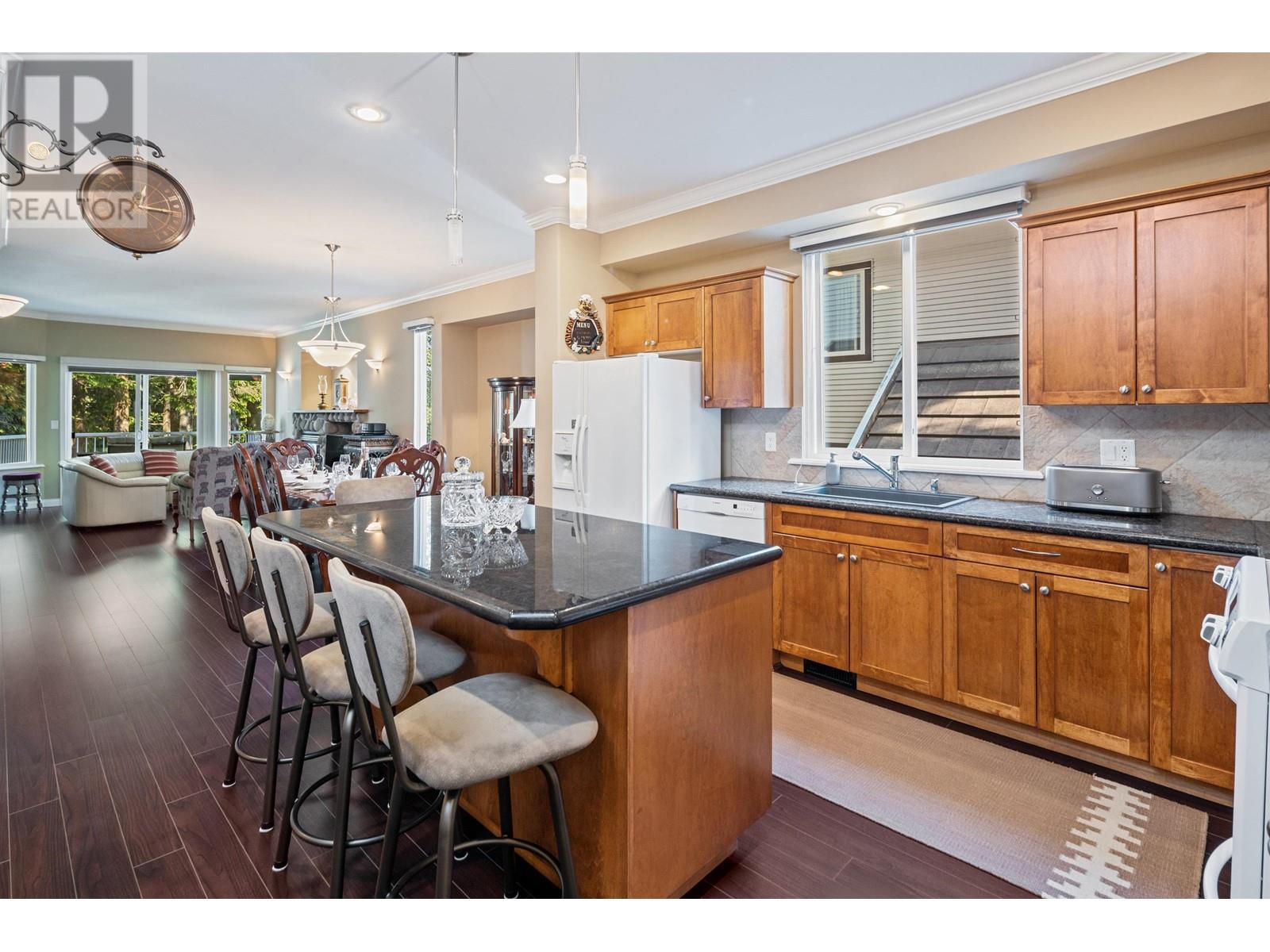 2205 Parkway Boulevard, Coquitlam, British Columbia  V3E 3P8 - Photo 9 - R2943153