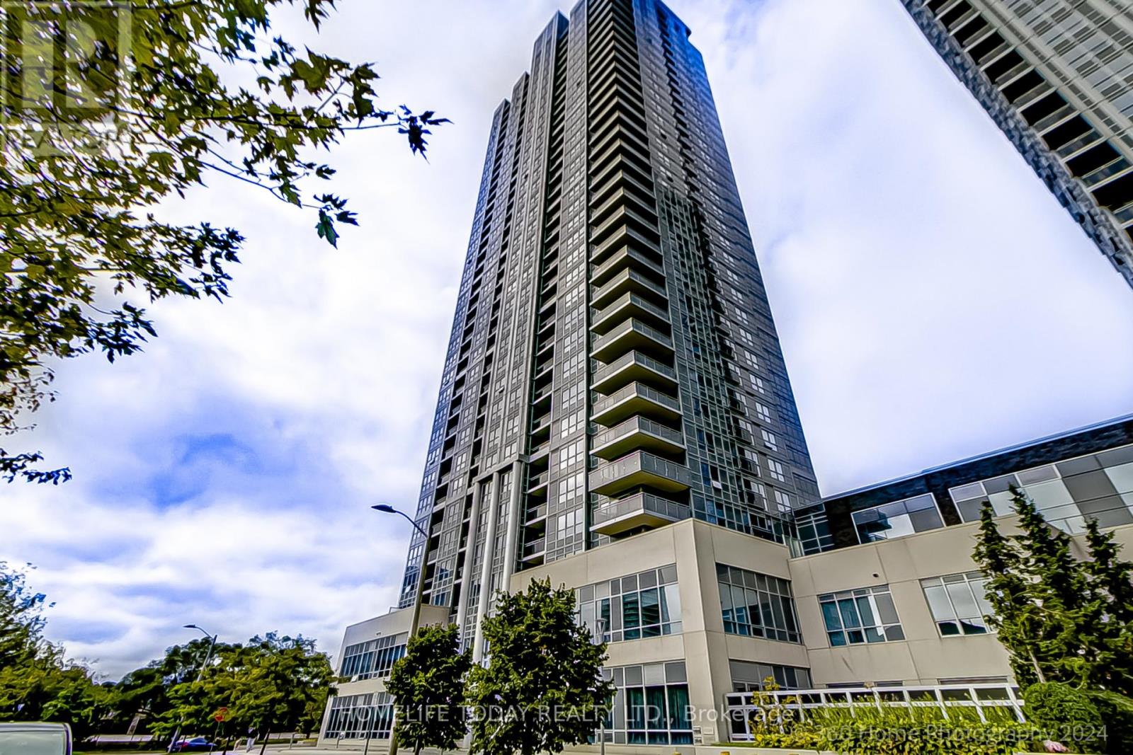 1323 - 275 VILLAGE GREEN SQUARE, Toronto, Ontario