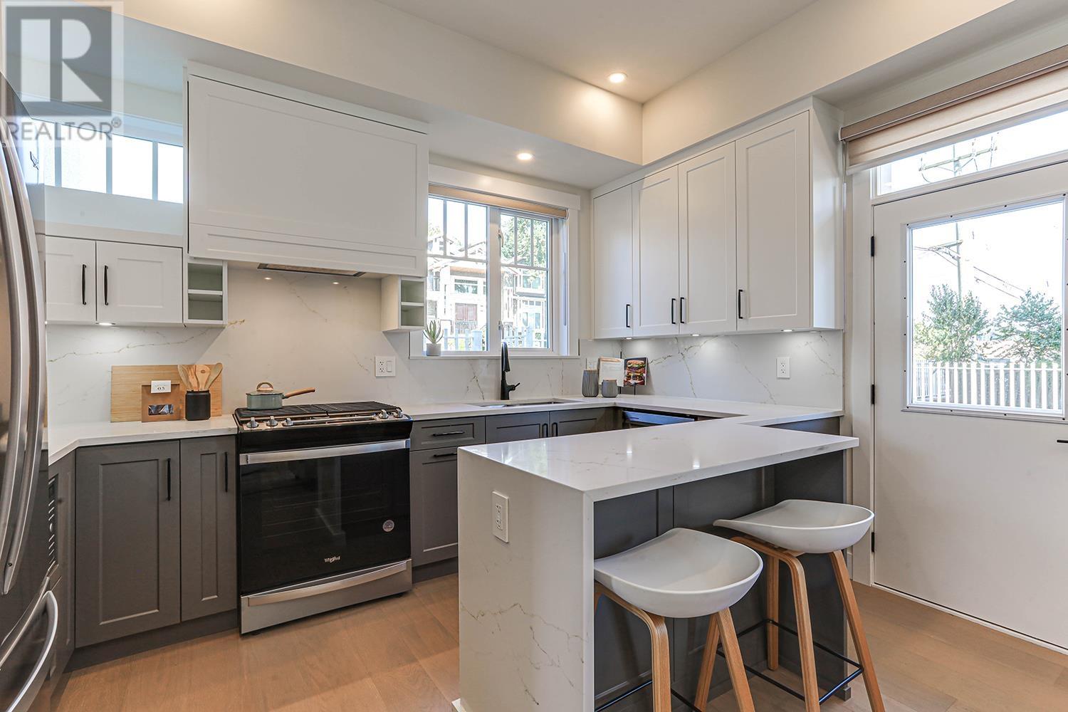 101 235 Lebleu Street, Coquitlam, British Columbia  V3K 1V8 - Photo 8 - R2942783