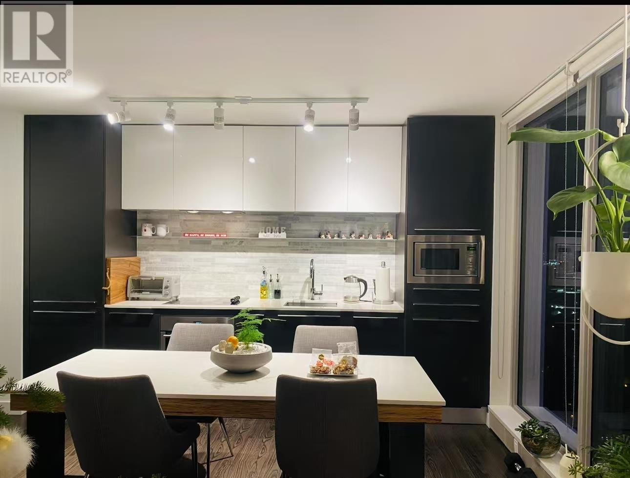 Listing Picture 16 of 16 : 2502 8131 NUNAVUT LANE, Vancouver / 溫哥華 - 魯藝地產 Yvonne Lu Group - MLS Medallion Club Member