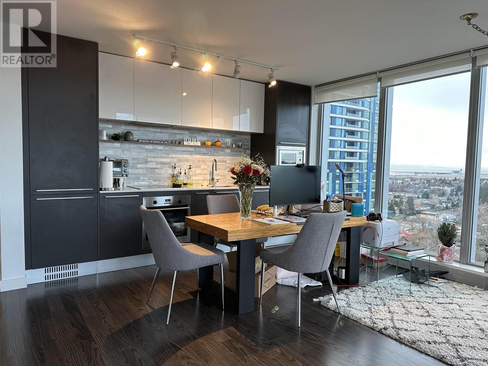 Listing Picture 11 of 16 : 2502 8131 NUNAVUT LANE, Vancouver / 溫哥華 - 魯藝地產 Yvonne Lu Group - MLS Medallion Club Member