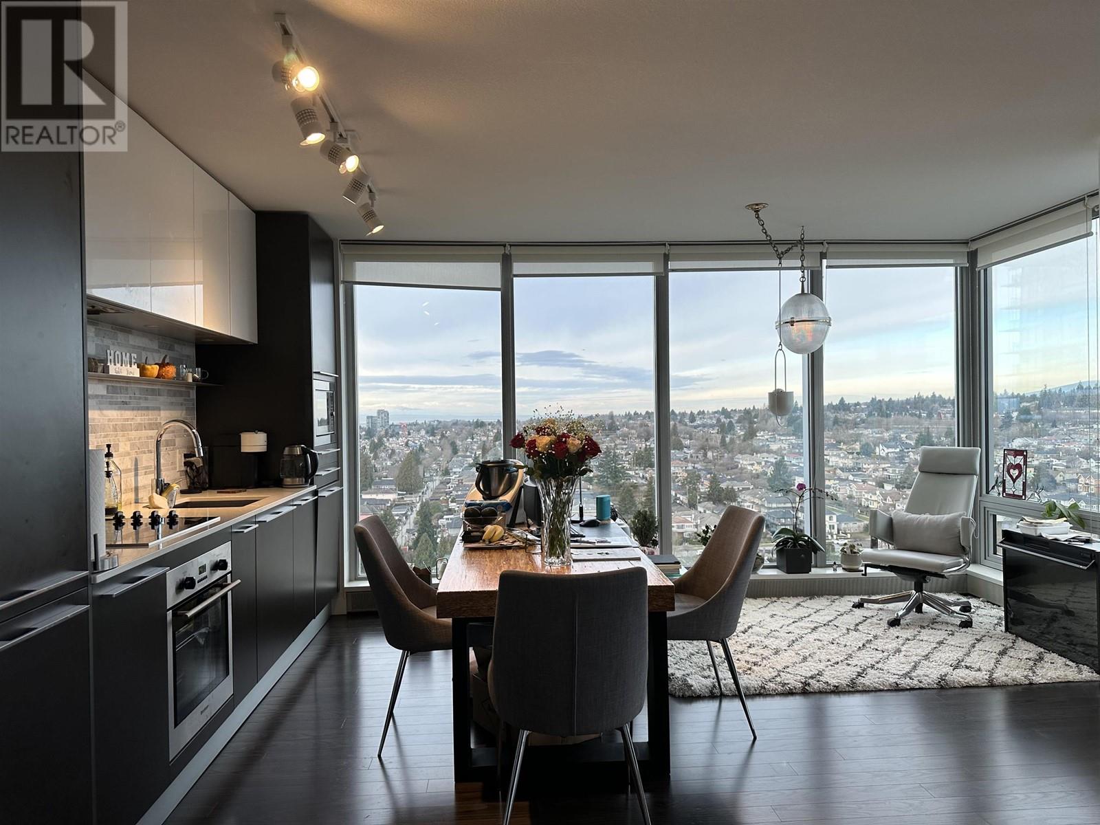 Listing Picture 9 of 16 : 2502 8131 NUNAVUT LANE, Vancouver / 溫哥華 - 魯藝地產 Yvonne Lu Group - MLS Medallion Club Member