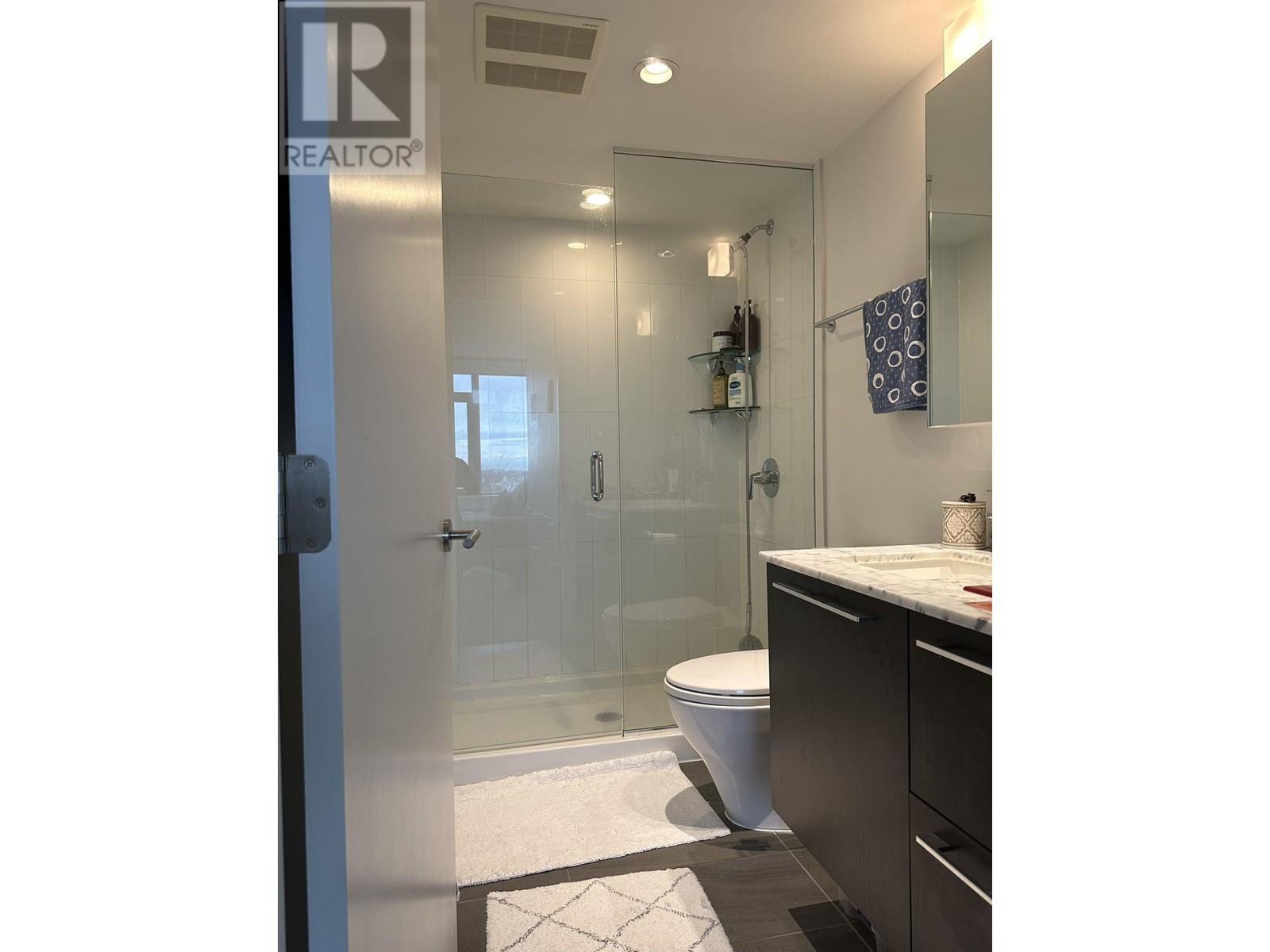 Listing Picture 14 of 16 : 2502 8131 NUNAVUT LANE, Vancouver / 溫哥華 - 魯藝地產 Yvonne Lu Group - MLS Medallion Club Member