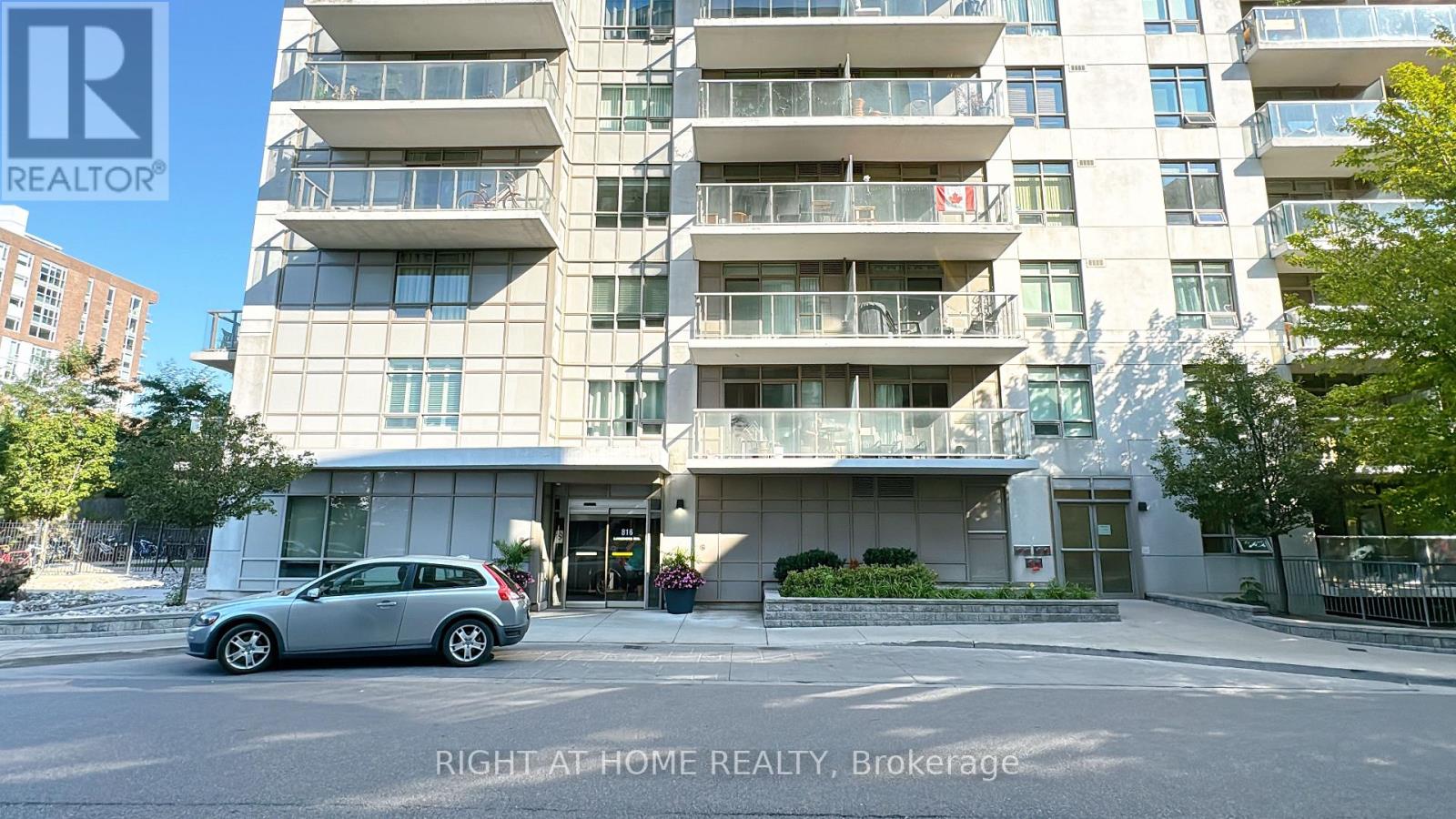 106 - 816 Lansdowne Avenue, Toronto, Ontario  M6H 4K6 - Photo 1 - W10415884