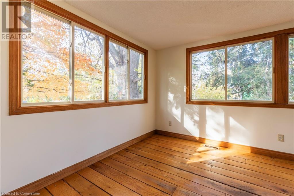 26 Auditorium Circle, Grimsby, Ontario  L3M 2R5 - Photo 23 - 40675546