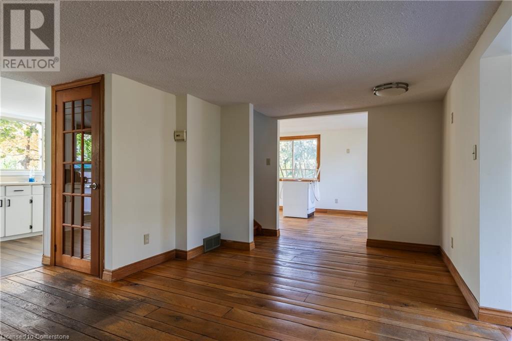 26 Auditorium Circle, Grimsby, Ontario  L3M 2R5 - Photo 16 - 40675546