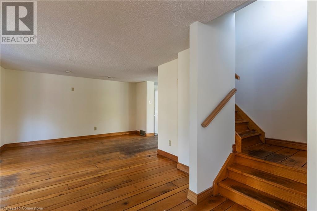 26 Auditorium Circle, Grimsby, Ontario  L3M 2R5 - Photo 25 - 40675546