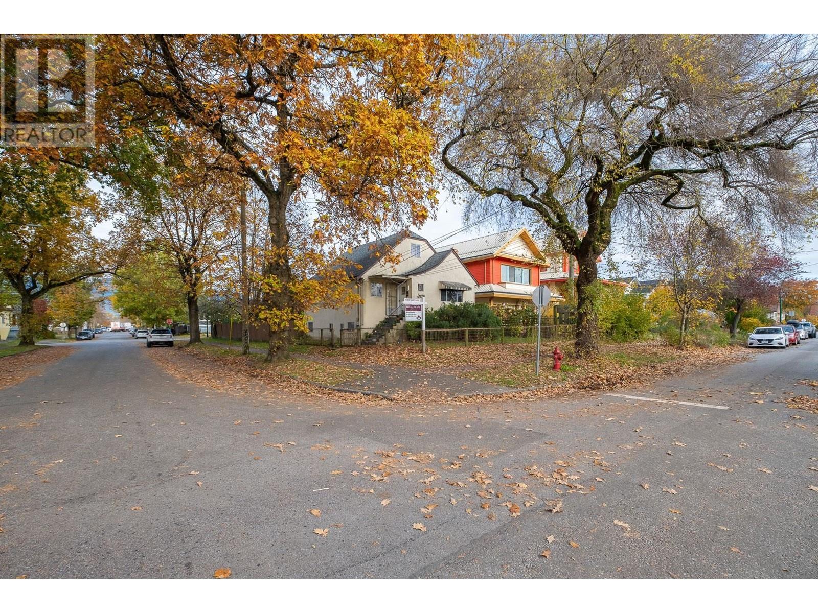 Listing Picture 6 of 25 : 2305 TURNER STREET, Vancouver / 溫哥華 - 魯藝地產 Yvonne Lu Group - MLS Medallion Club Member