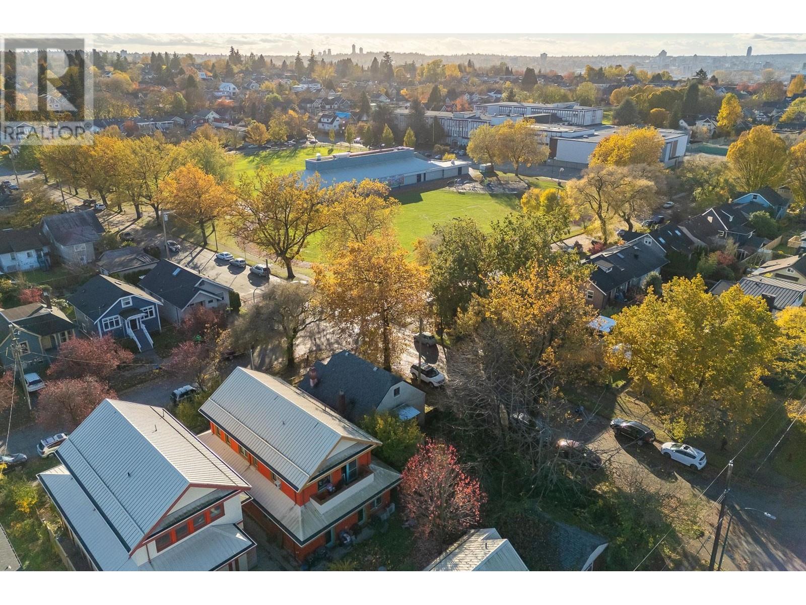 Listing Picture 20 of 25 : 2305 TURNER STREET, Vancouver / 溫哥華 - 魯藝地產 Yvonne Lu Group - MLS Medallion Club Member