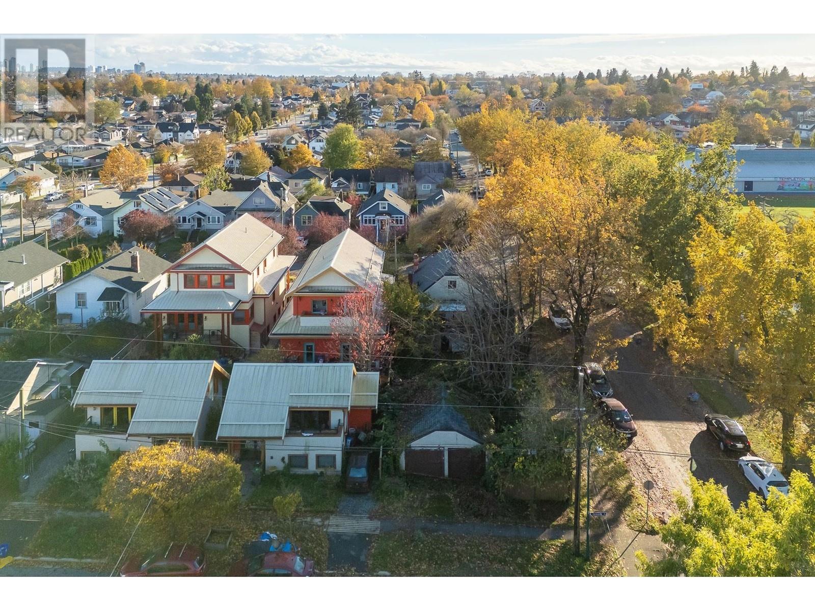 Listing Picture 16 of 25 : 2305 TURNER STREET, Vancouver / 溫哥華 - 魯藝地產 Yvonne Lu Group - MLS Medallion Club Member