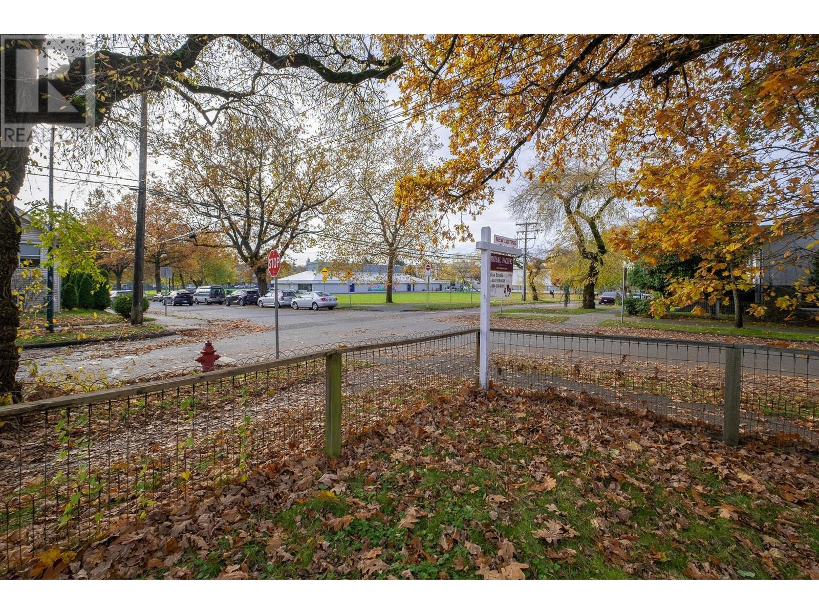 Listing Picture 9 of 25 : 2305 TURNER STREET, Vancouver / 溫哥華 - 魯藝地產 Yvonne Lu Group - MLS Medallion Club Member