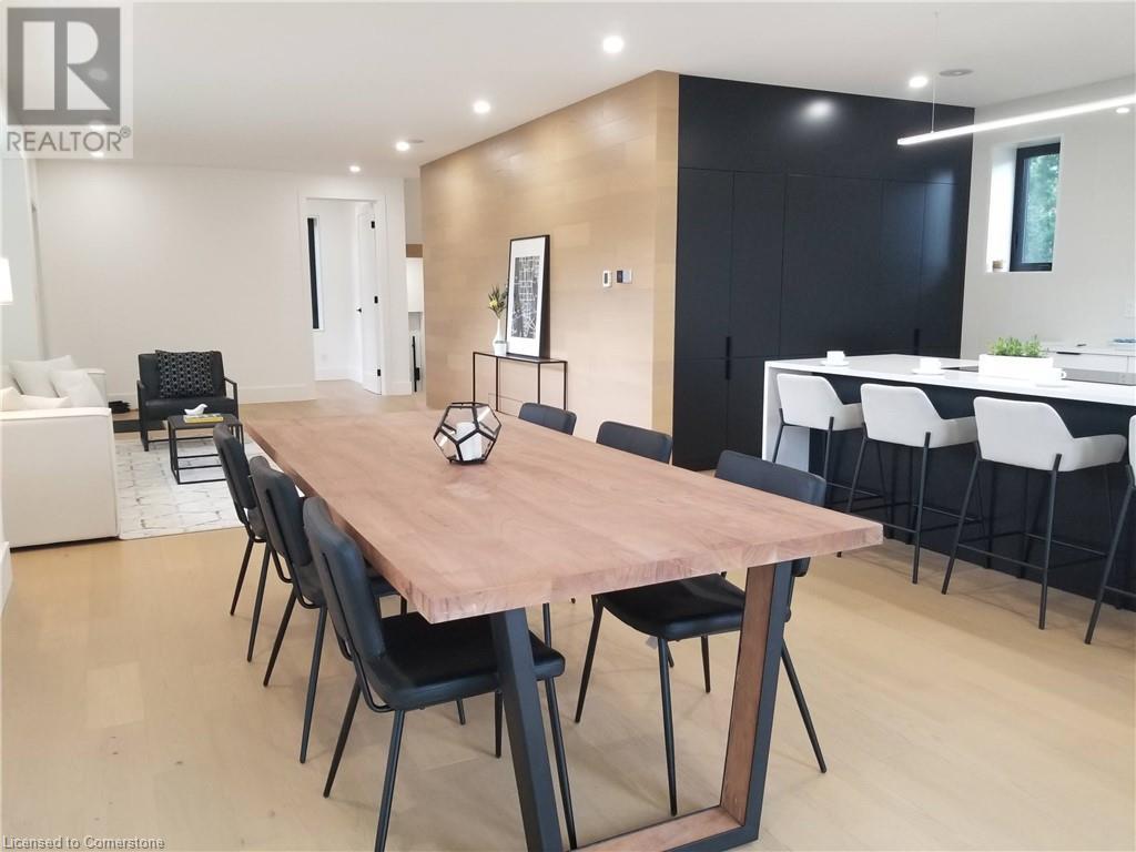 5427 Anthony PlaceBurlington, Ontario  L7L 3G9 - Photo 2 - XH4206124