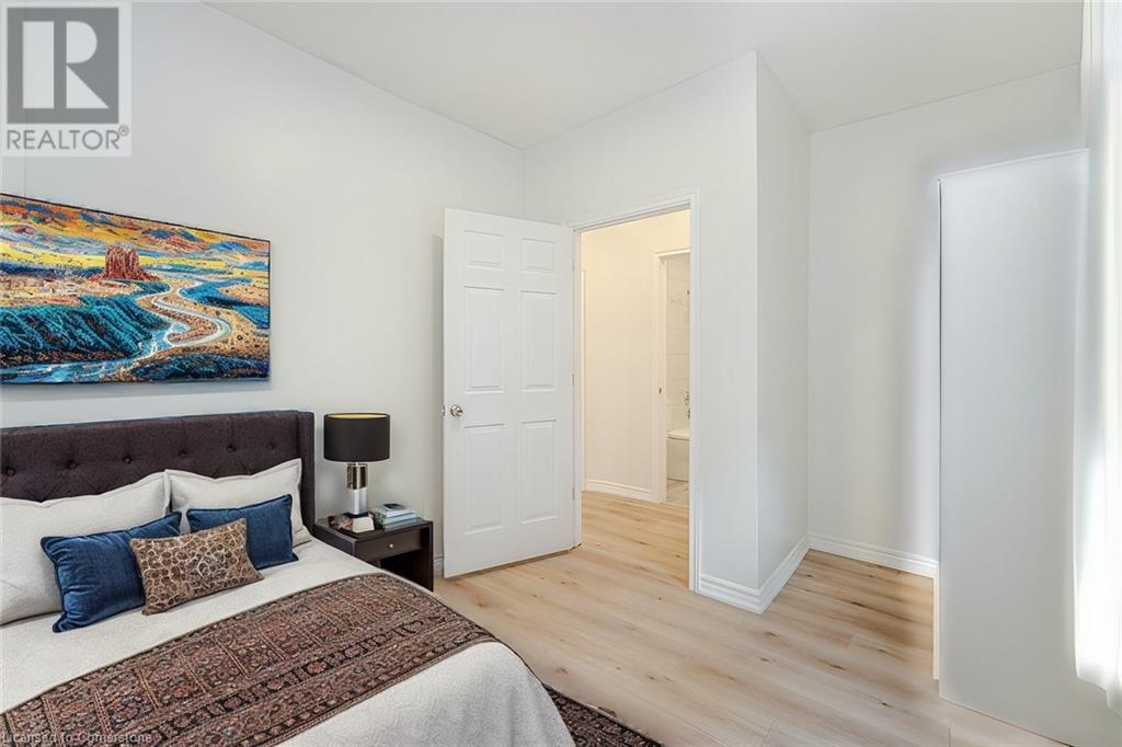 35 Britannia Avenue, Hamilton, Ontario  L8H 1W5 - Photo 3 - 40675763