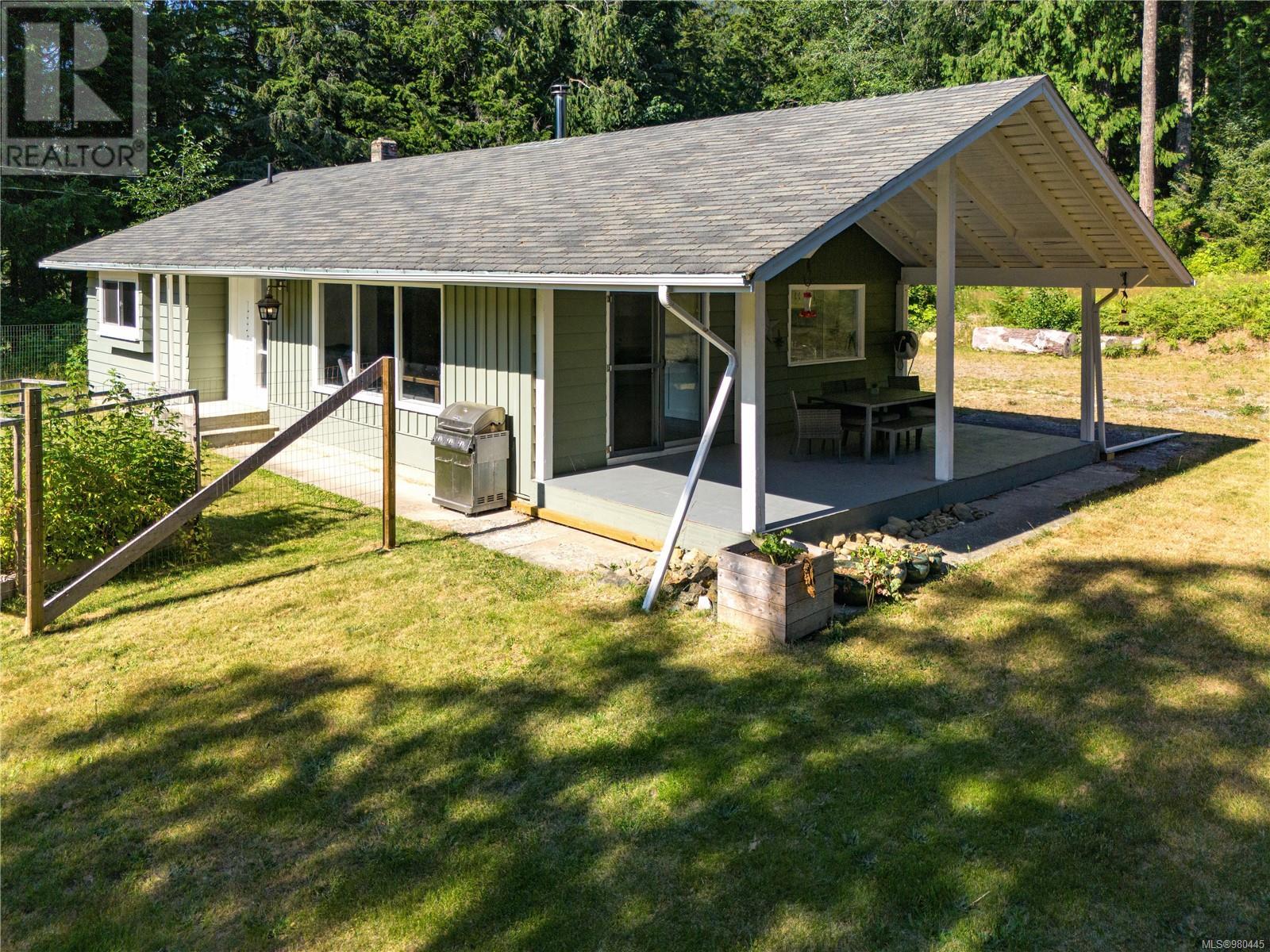 1016 Sayward Rd, sayward, British Columbia