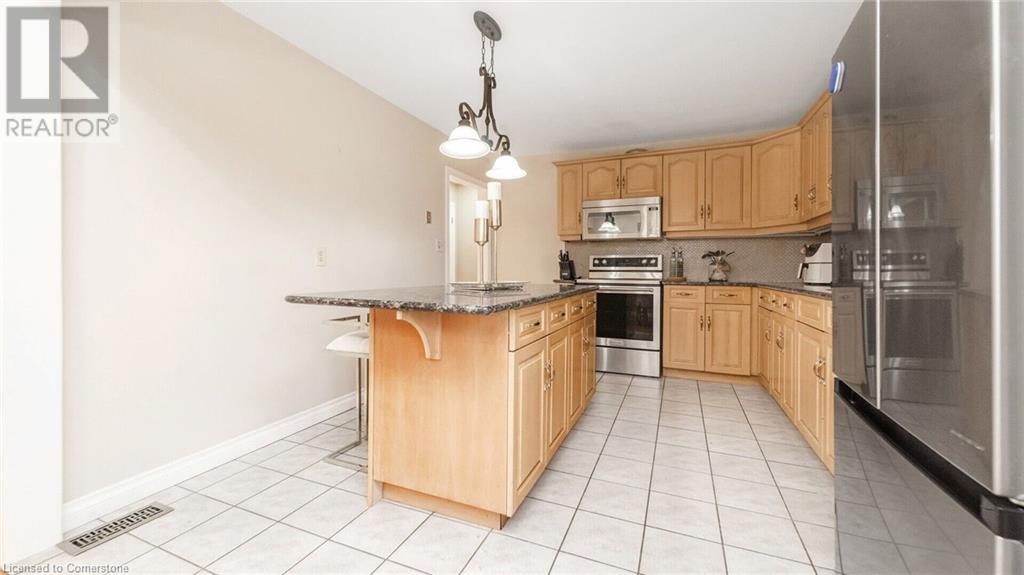 364 Roselawn Place, Waterloo, Ontario  N2L 5P1 - Photo 13 - 40675823