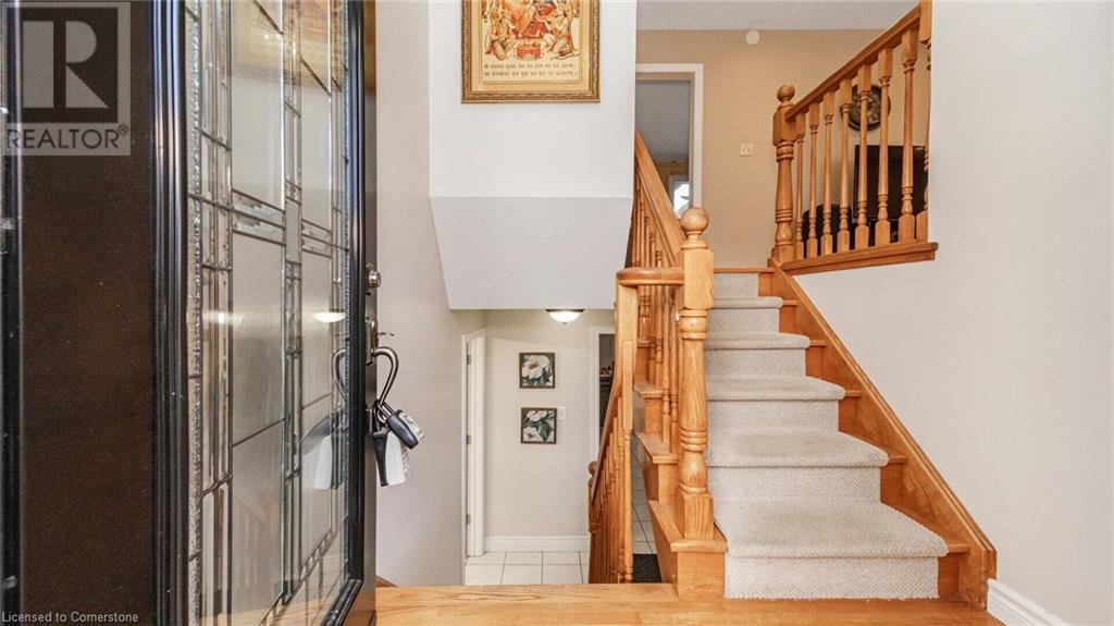 364 Roselawn Place, Waterloo, Ontario  N2L 5P1 - Photo 4 - 40675823