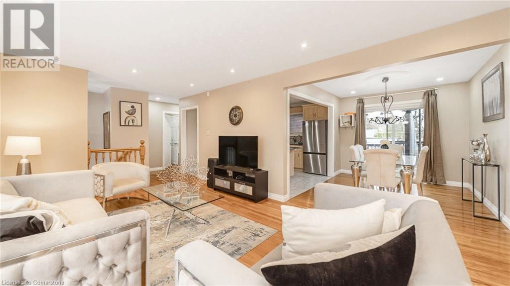 364 Roselawn Place, Waterloo, Ontario  N2L 5P1 - Photo 9 - 40675823