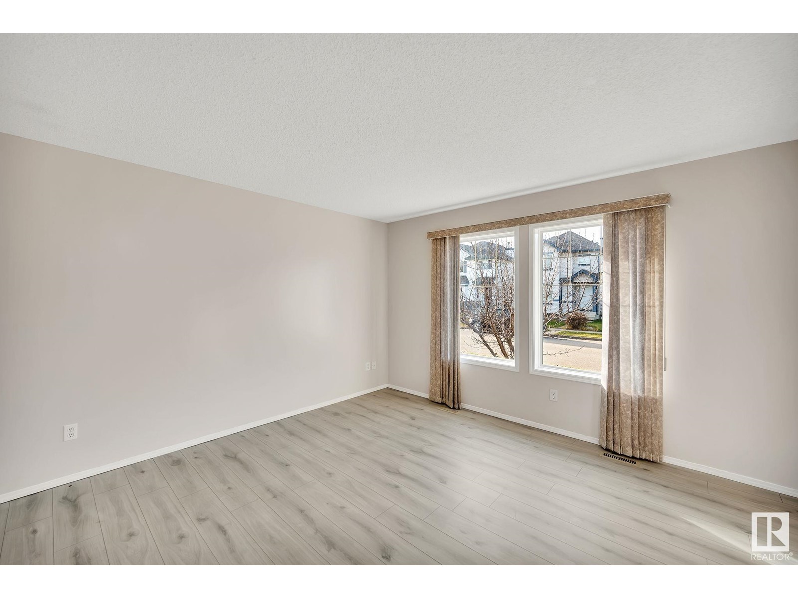 707 88st Sw Sw, Edmonton, Alberta  T6X 1E1 - Photo 3 - E4413273