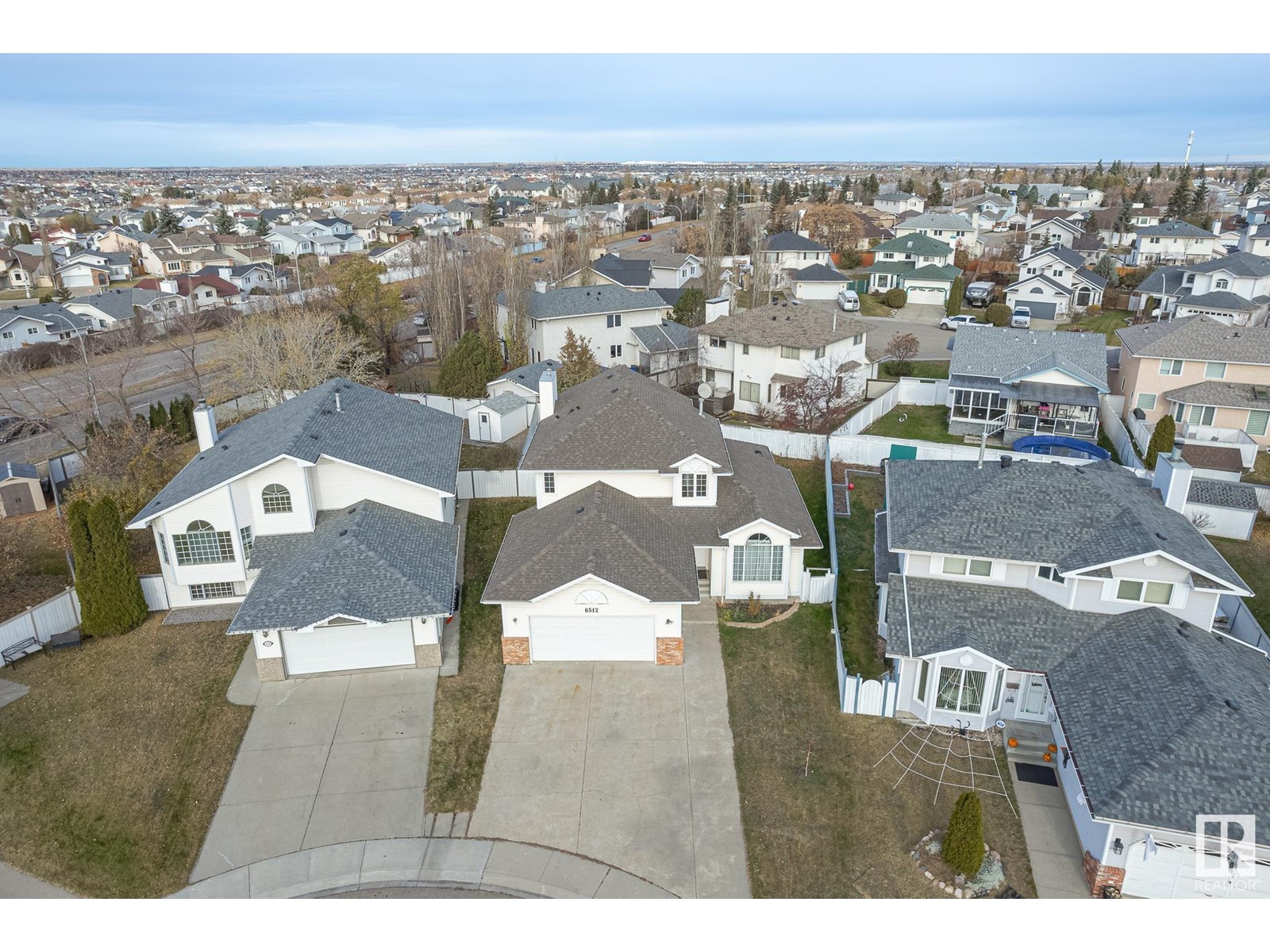 6512 154 AV NW, edmonton, Alberta