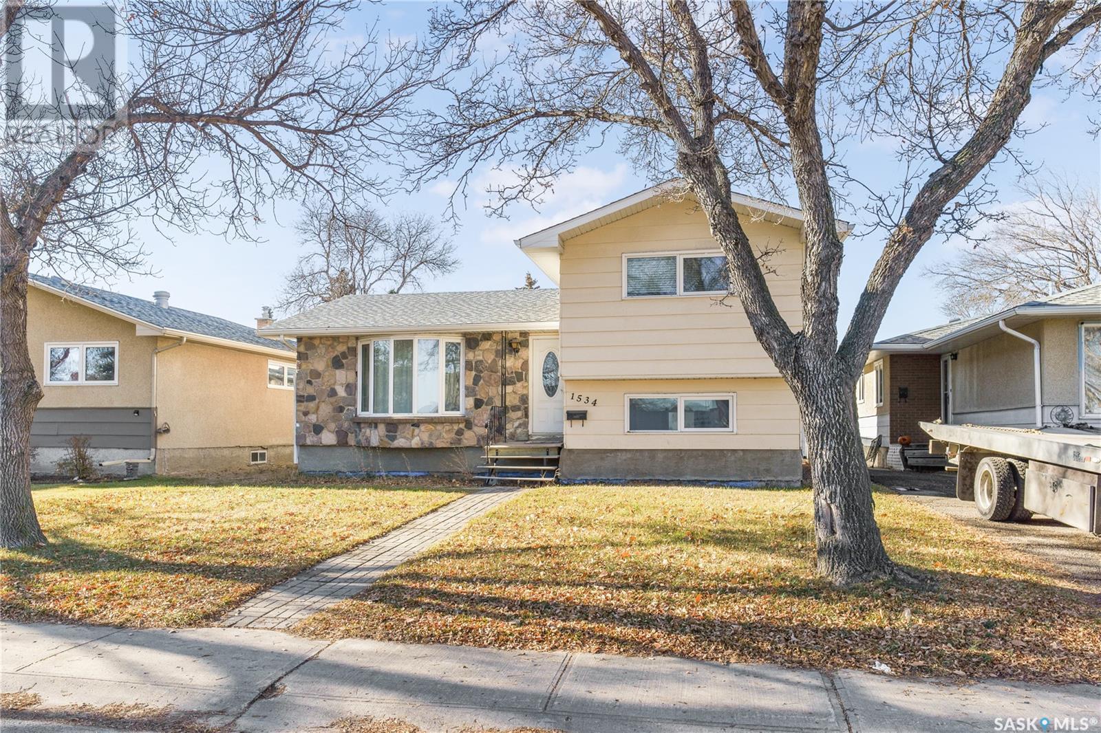 1534 Oxford Street, Regina, Saskatchewan  S4N 4M1 - Photo 2 - SK987834