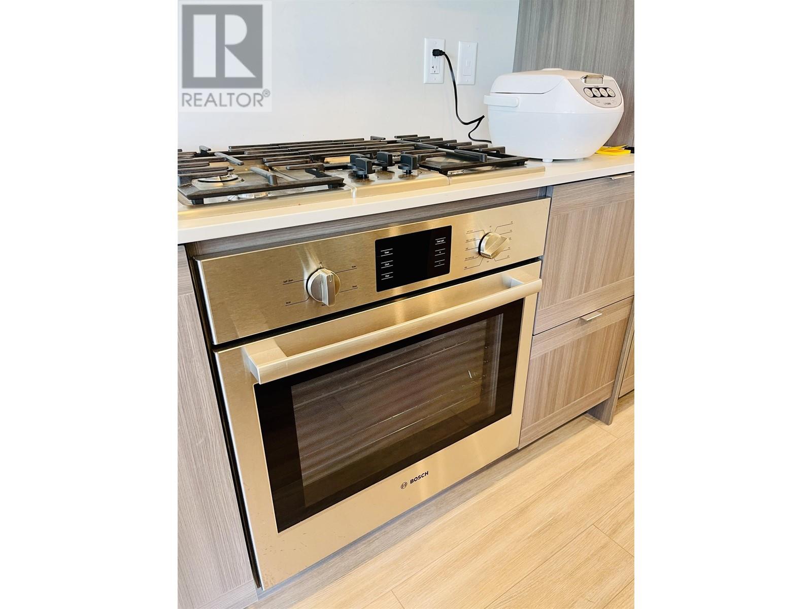 Listing Picture 9 of 18 : 2107 2351 BETA AVENUE, Burnaby / 本拿比 - 魯藝地產 Yvonne Lu Group - MLS Medallion Club Member