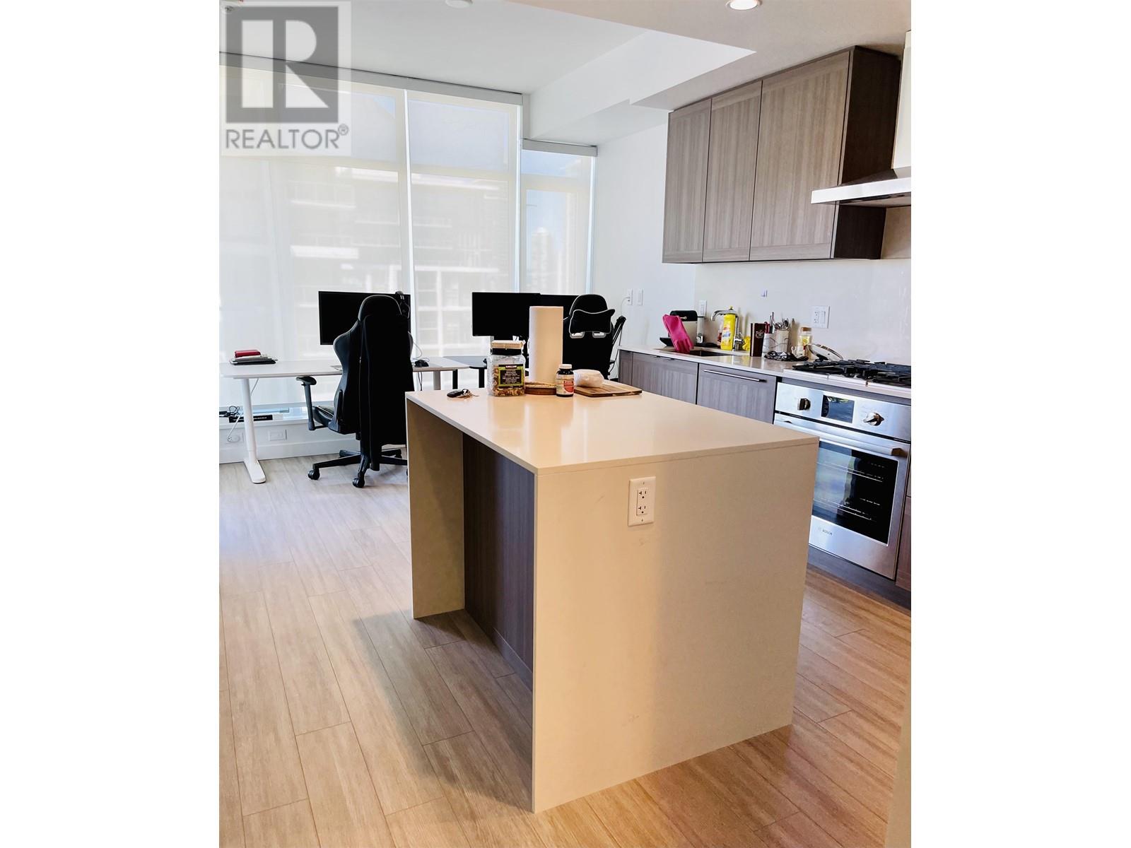 Listing Picture 7 of 18 : 2107 2351 BETA AVENUE, Burnaby / 本拿比 - 魯藝地產 Yvonne Lu Group - MLS Medallion Club Member