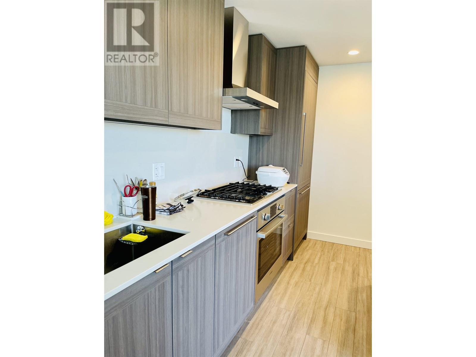 Listing Picture 8 of 18 : 2107 2351 BETA AVENUE, Burnaby / 本拿比 - 魯藝地產 Yvonne Lu Group - MLS Medallion Club Member