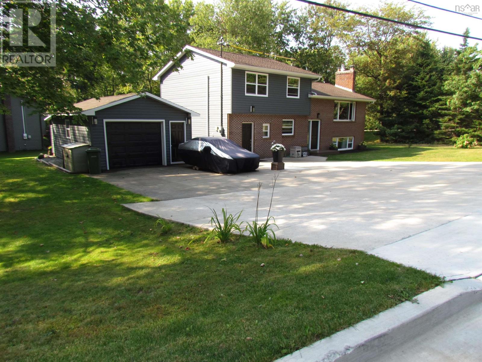 155 Howe Avenue, fall river, Nova Scotia