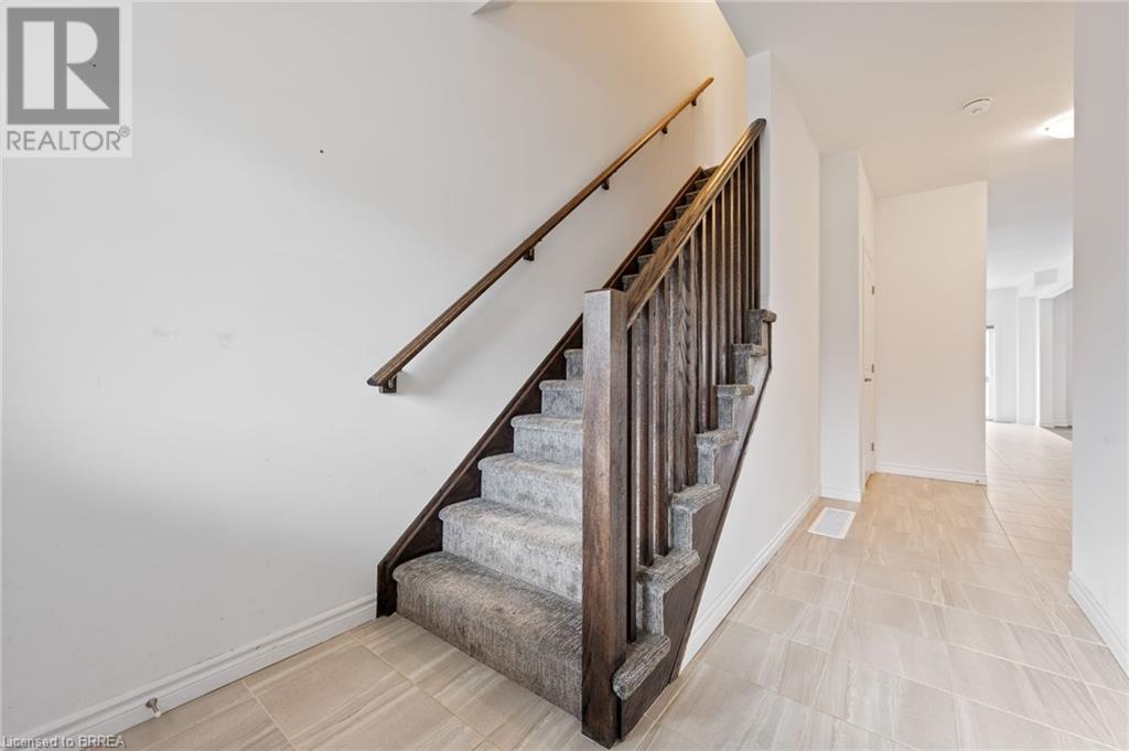 44 Amos Avenue, Brantford, Ontario  N3T 0K4 - Photo 4 - 40636750