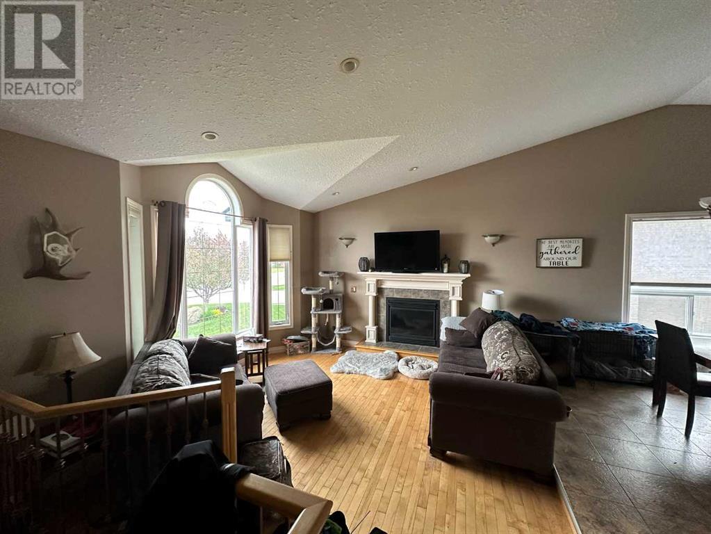 6009 60th Street, Olds, Alberta  T4H 1W3 - Photo 2 - A2175457