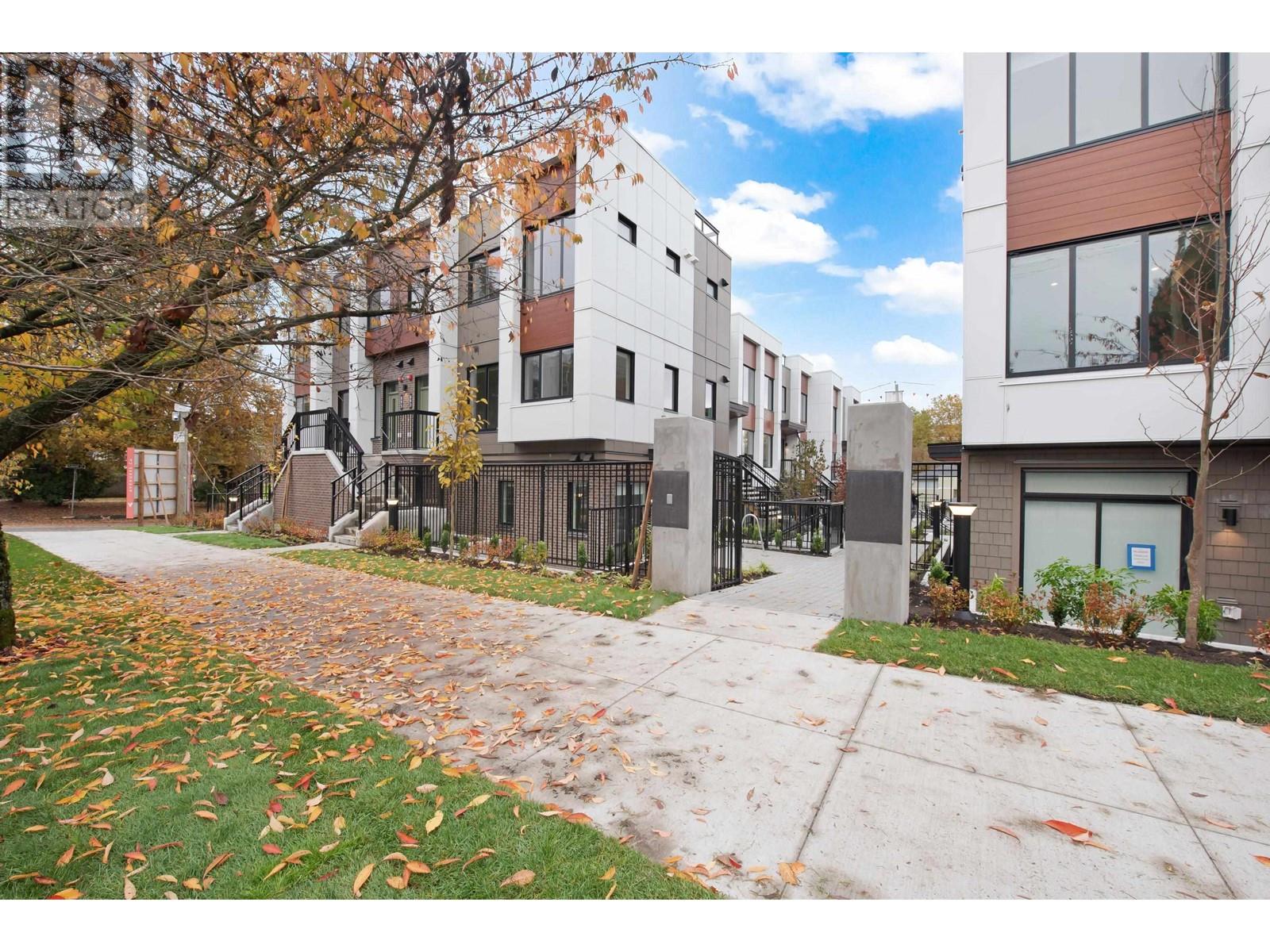 Property at 871 W 33RD AVENUE image 3