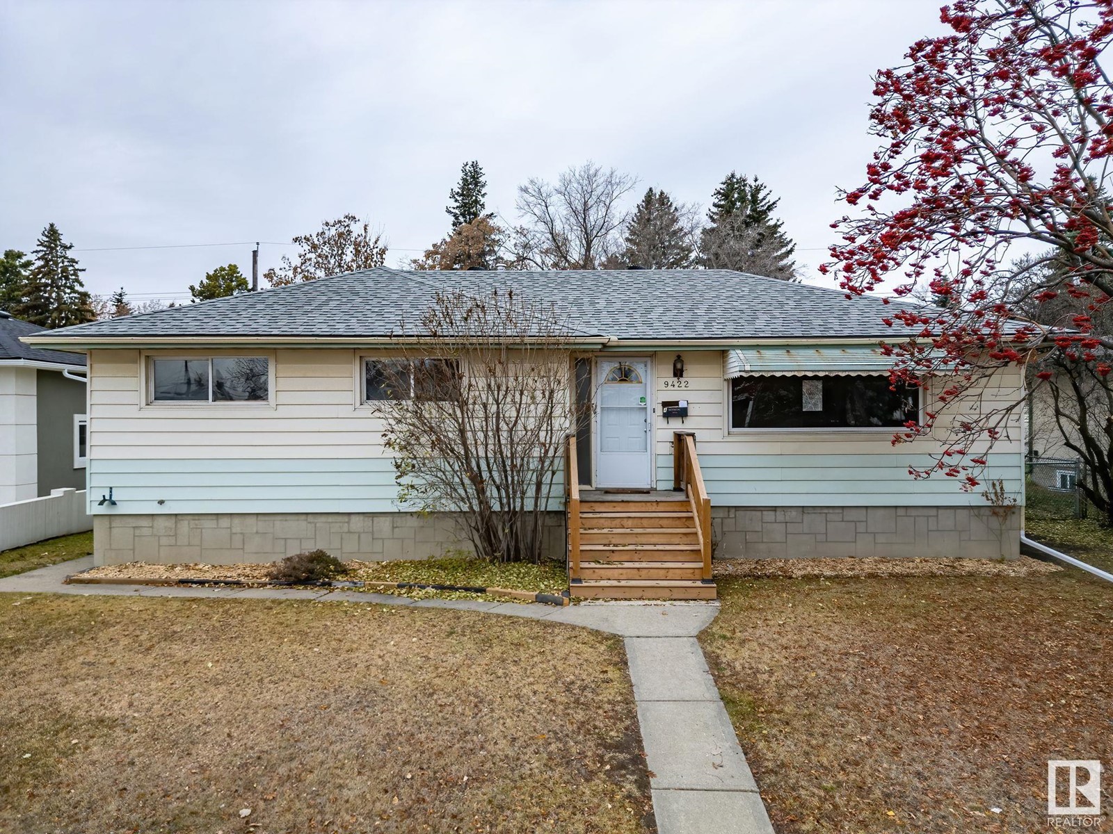 9422 75 St Nw, Edmonton, Alberta  T6C 2H7 - Photo 2 - E4413309