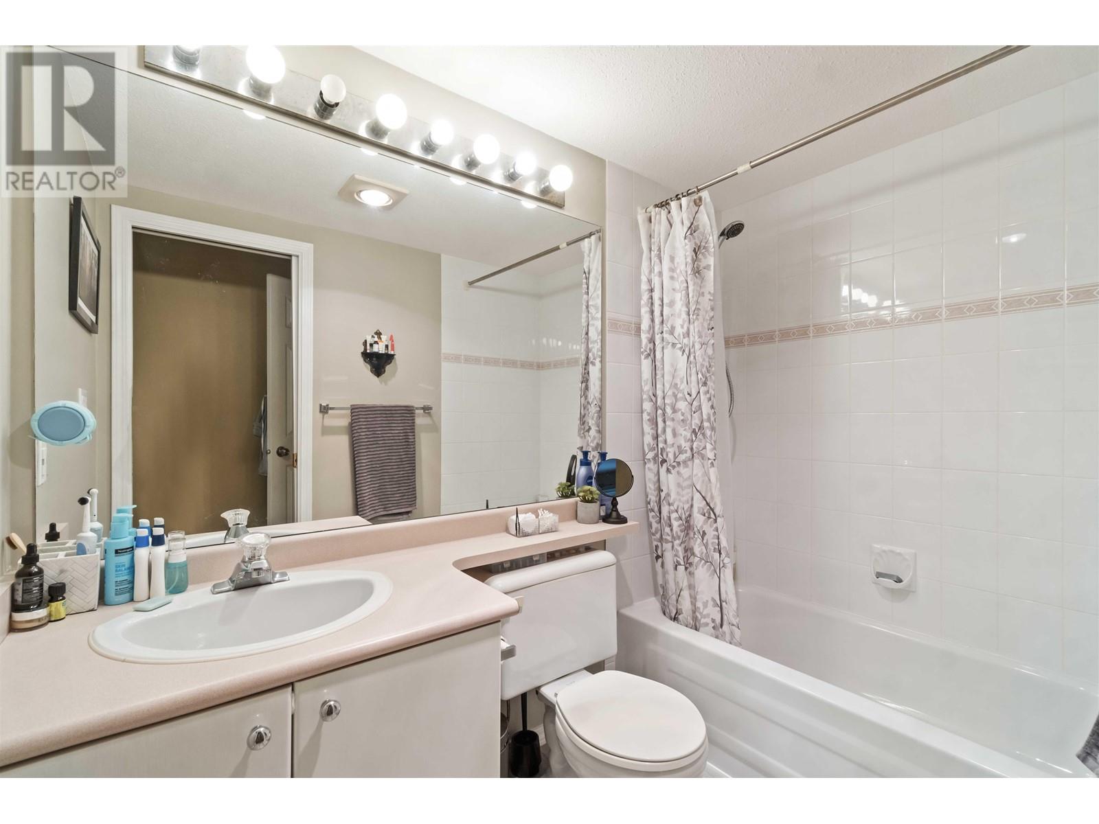 Listing Picture 19 of 20 : 202 5667 SMITH AVENUE, Burnaby / 本拿比 - 魯藝地產 Yvonne Lu Group - MLS Medallion Club Member