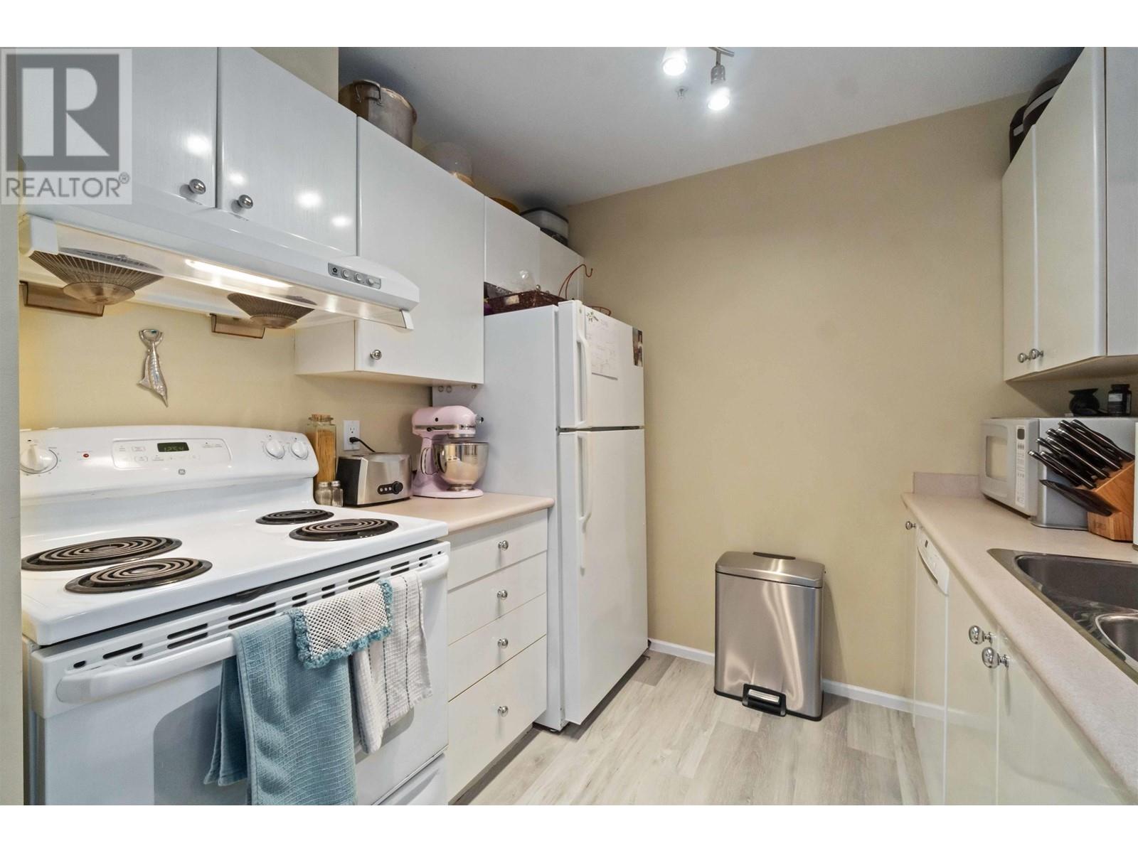 Listing Picture 13 of 20 : 202 5667 SMITH AVENUE, Burnaby / 本拿比 - 魯藝地產 Yvonne Lu Group - MLS Medallion Club Member