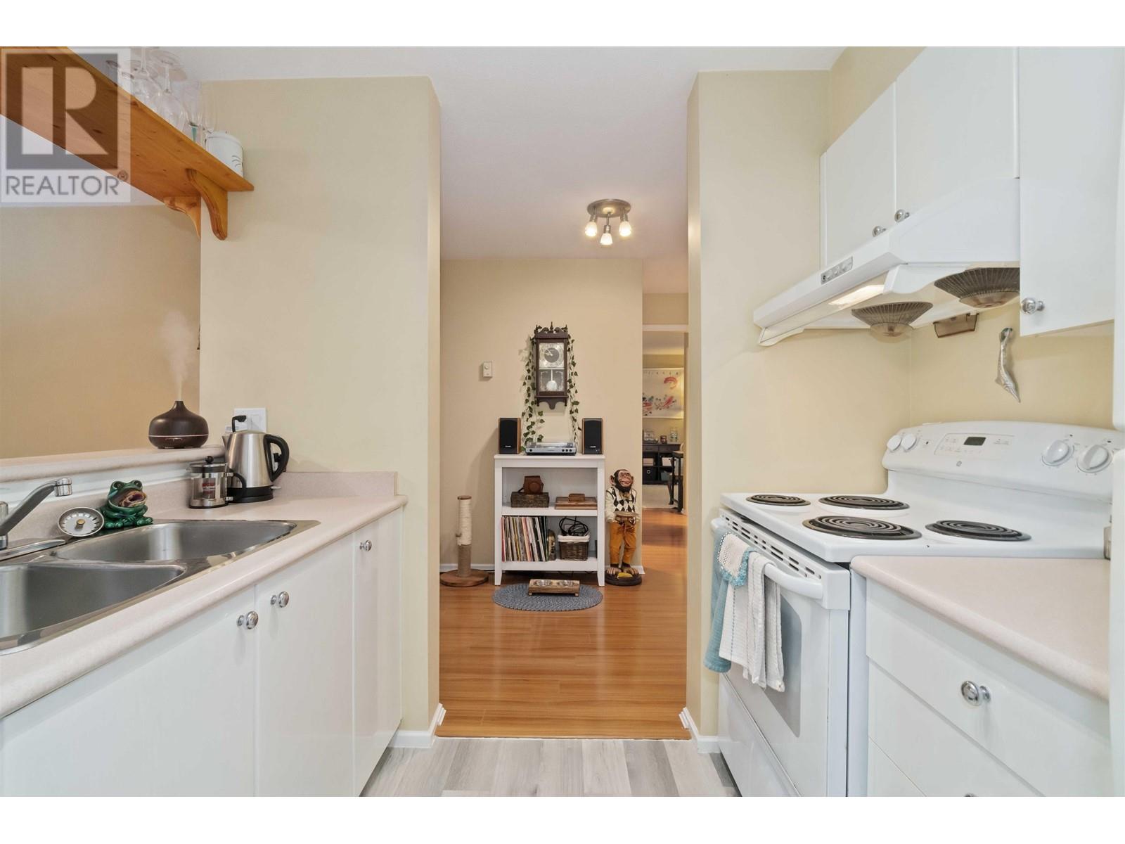 Listing Picture 14 of 20 : 202 5667 SMITH AVENUE, Burnaby / 本拿比 - 魯藝地產 Yvonne Lu Group - MLS Medallion Club Member