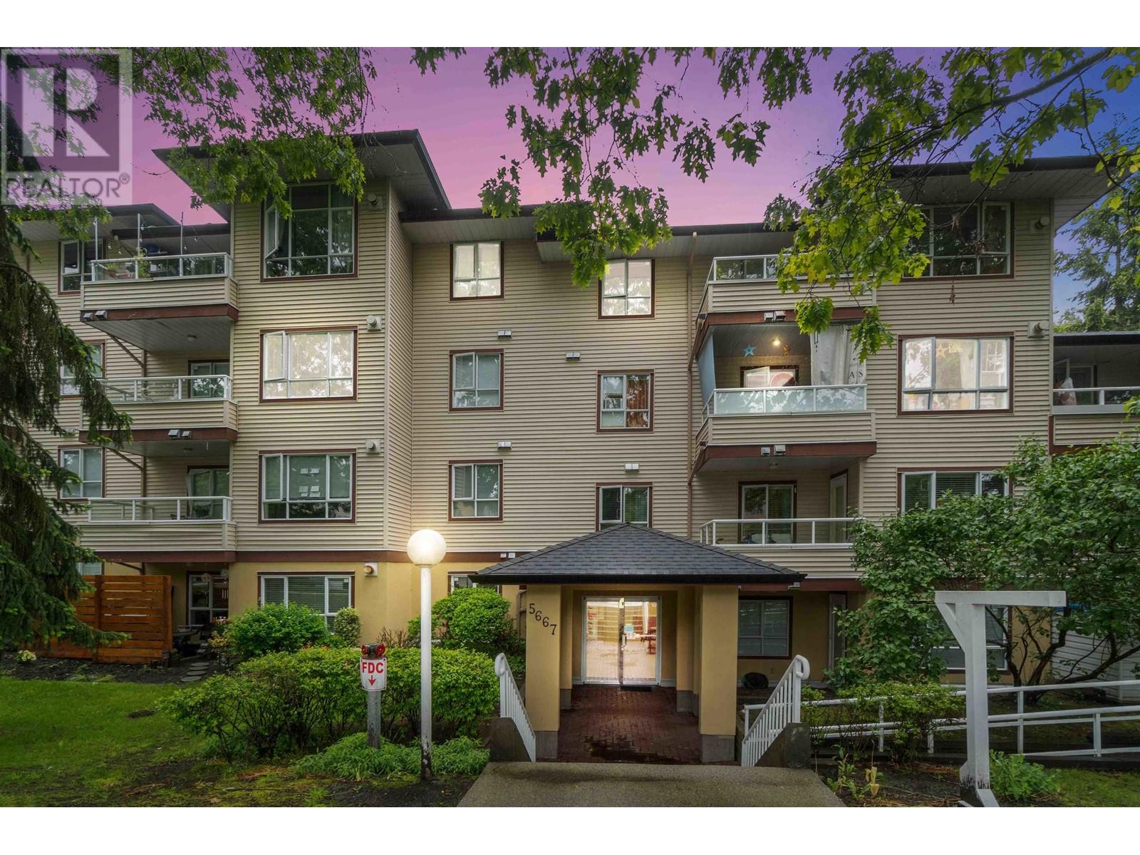 Listing Picture 2 of 20 : 202 5667 SMITH AVENUE, Burnaby / 本拿比 - 魯藝地產 Yvonne Lu Group - MLS Medallion Club Member