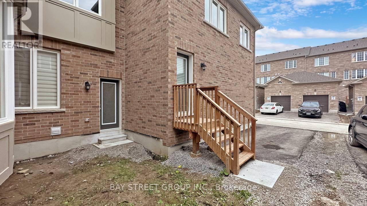 Coach - 4 Waterleaf Road, Markham, Ontario  L6B 1N9 - Photo 9 - N10416948