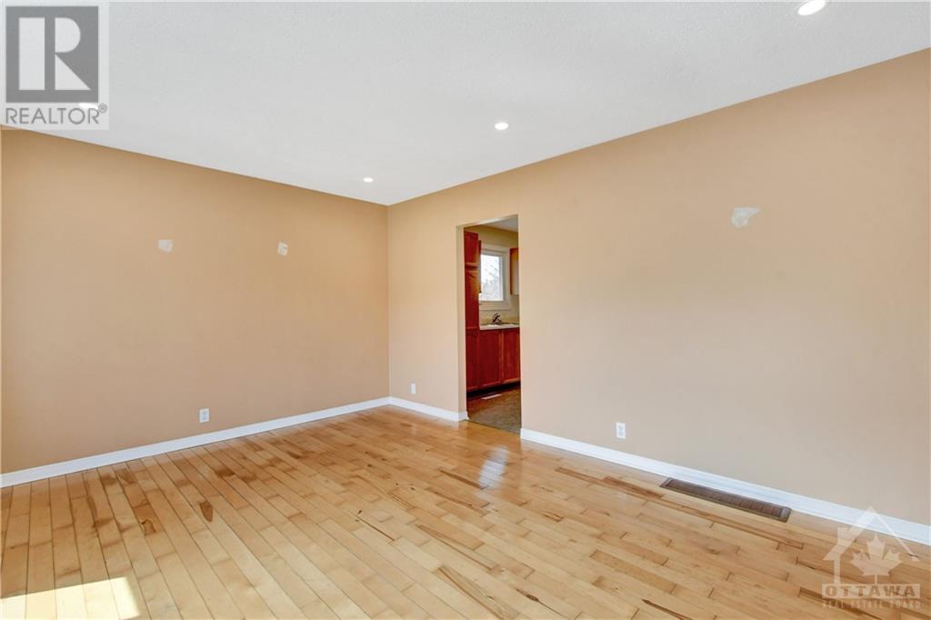 1215 Klondike Road, Ottawa, Ontario  K2W 1E1 - Photo 6 - X10442270