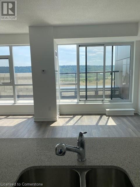 550 North Service Road Unit# 1001, Grimsby, Ontario  L3M 0M9 - Photo 4 - 40675465