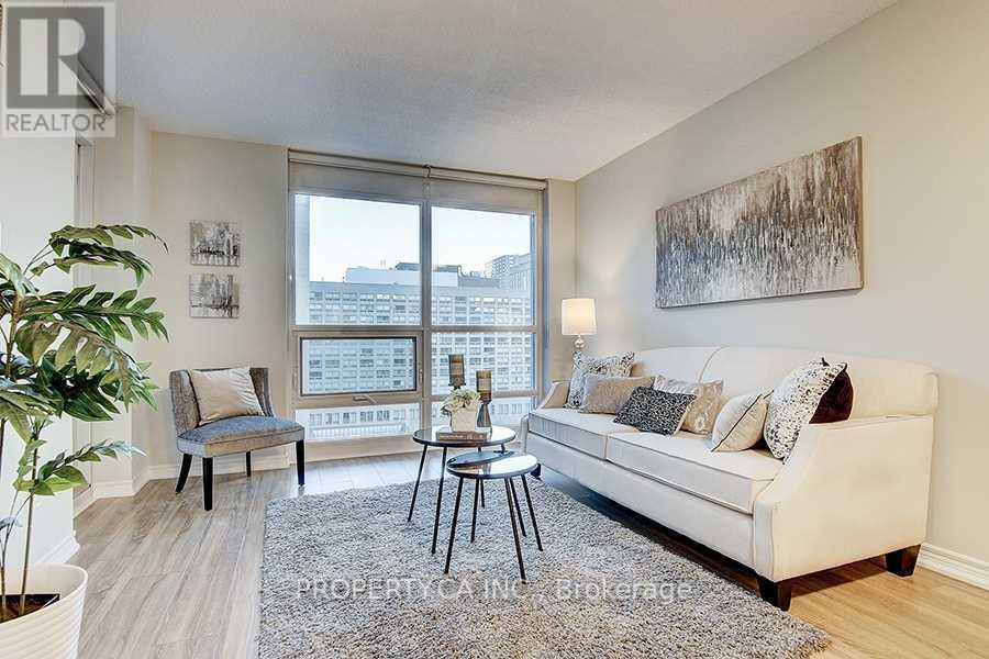 1003 - 763 Bay Street, Toronto, Ontario  M5G 2R3 - Photo 2 - C10417108