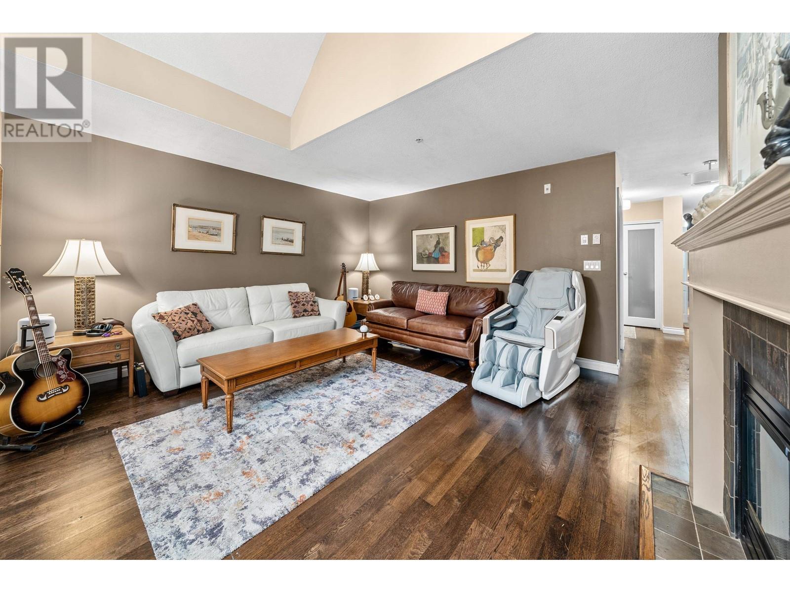 402 130 W 22nd Street, North Vancouver, British Columbia  V7M 1Z9 - Photo 10 - R2943311