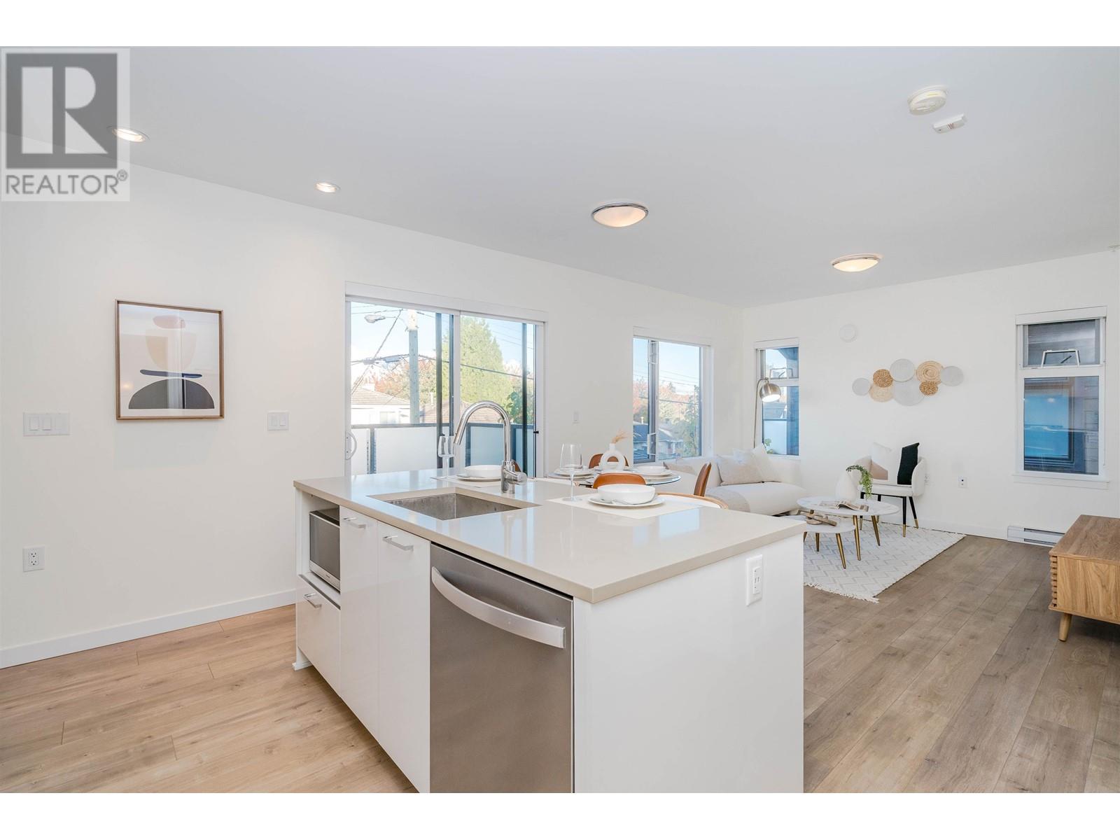 2729 Ward Street, Vancouver, British Columbia  V5R 4S7 - Photo 3 - R2938529