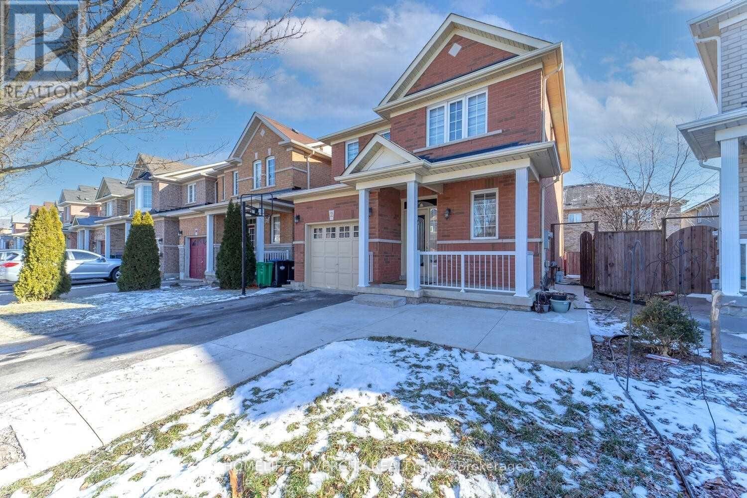 12 Lockburn Crescent, Brampton, Ontario  L7A 3W7 - Photo 2 - W10417645