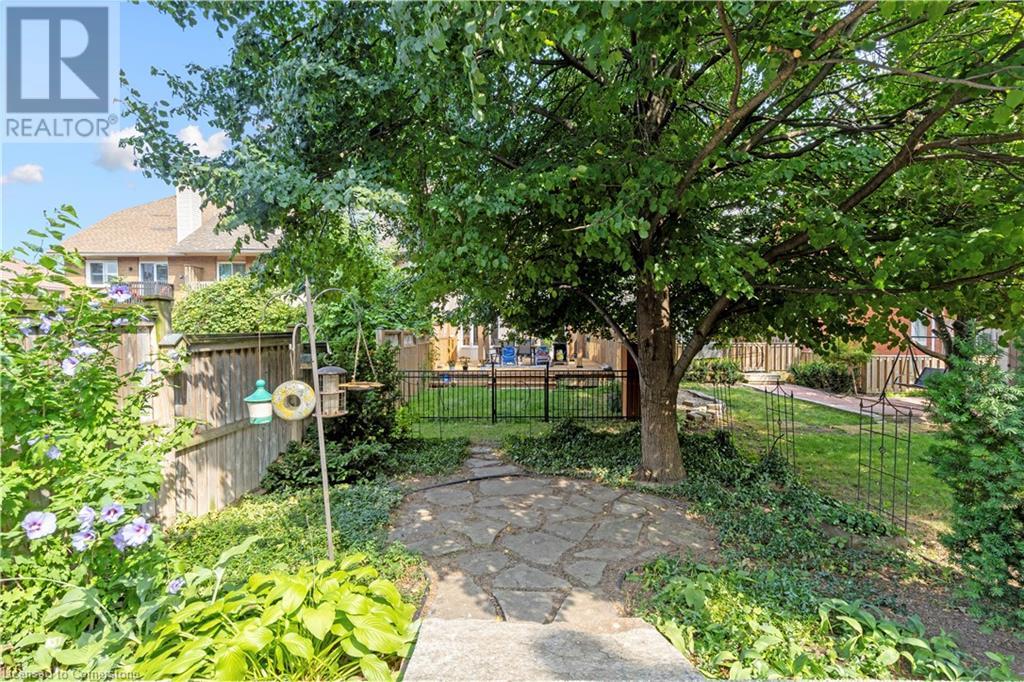 11 Waterford Crescent, Stoney Creek, Ontario  L8E 4Z8 - Photo 47 - 40676261