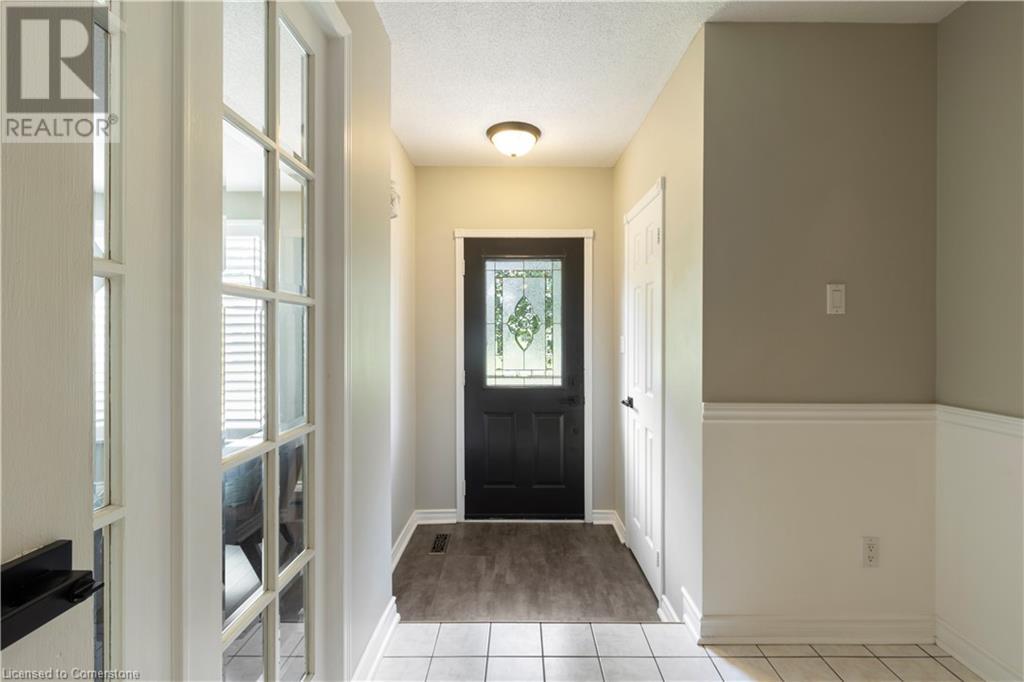 11 Waterford Crescent, Stoney Creek, Ontario  L8E 4Z8 - Photo 9 - 40676261