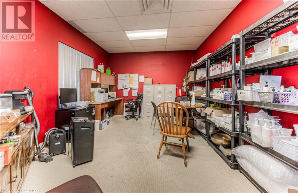 370 University Avenue E Unit# 102 103 105, Waterloo, Ontario  N2K 3N2 - Photo 19 - 40657851